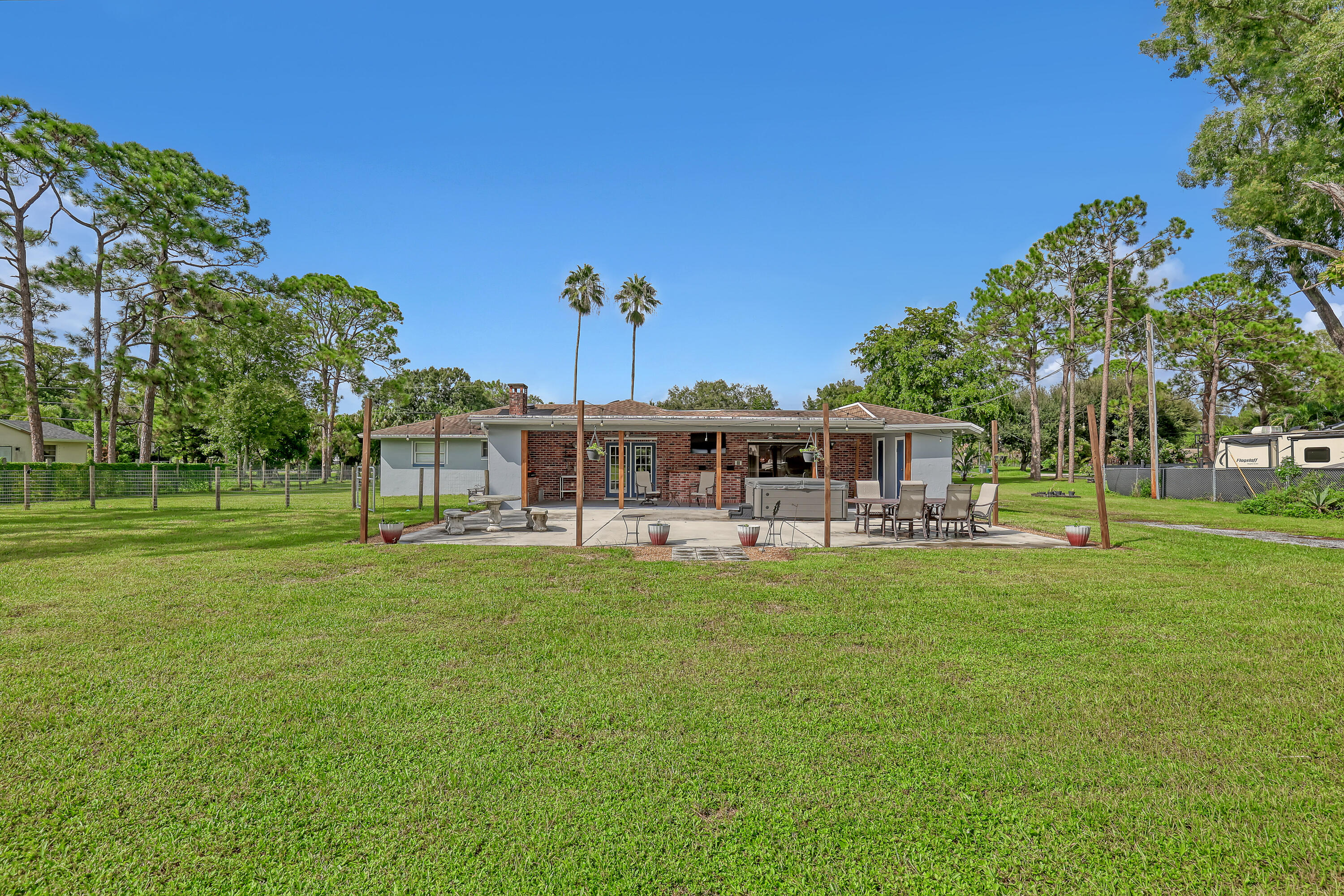 11920 41st Court N Property Photo 37