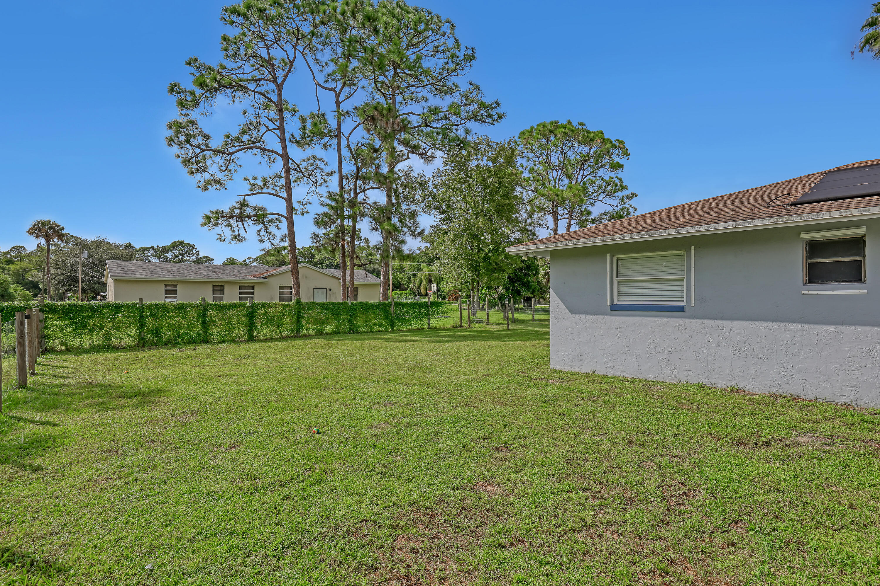 11920 41st Court N Property Photo 43