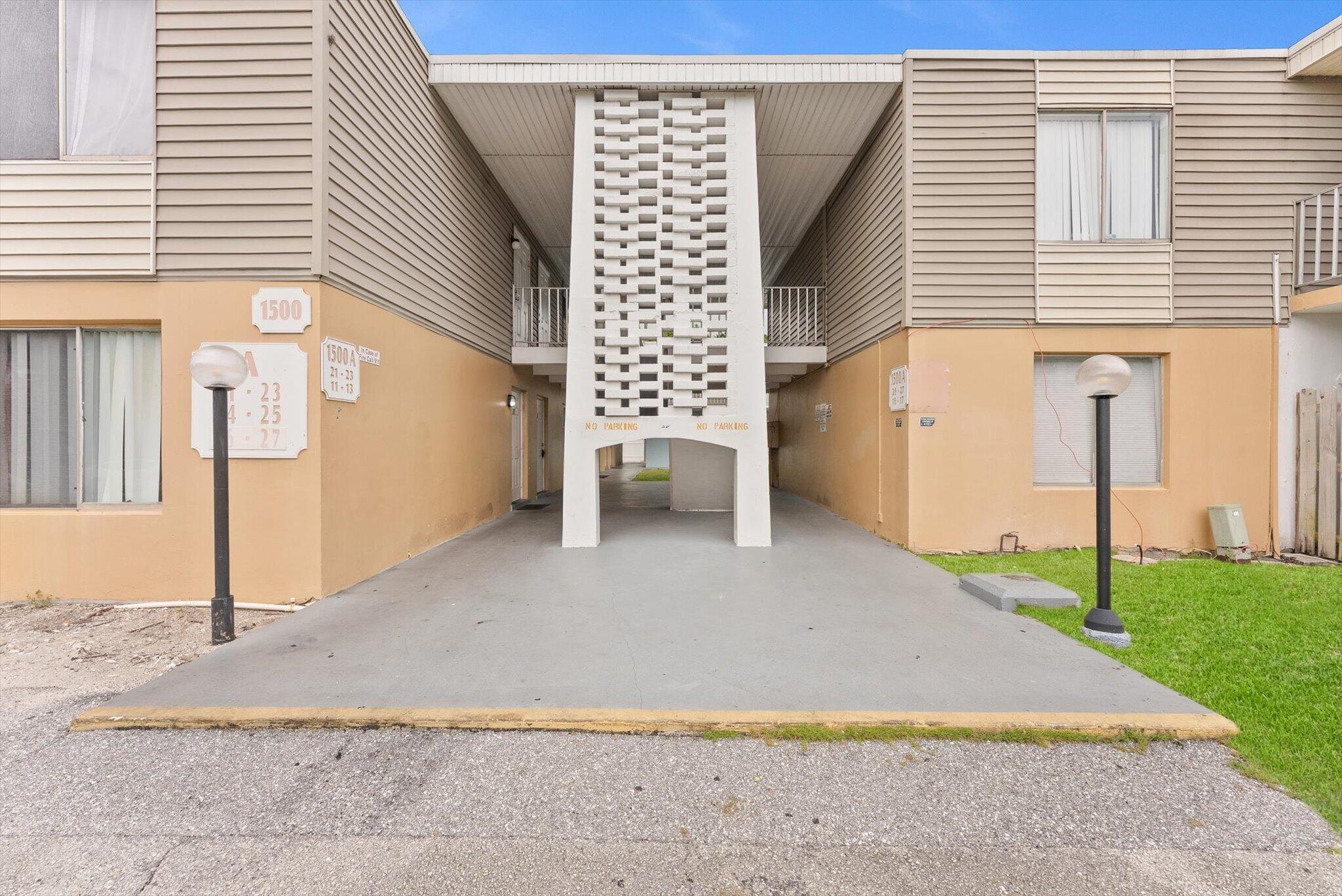 1500 CRESCENT Circle A14 Property Photo 1