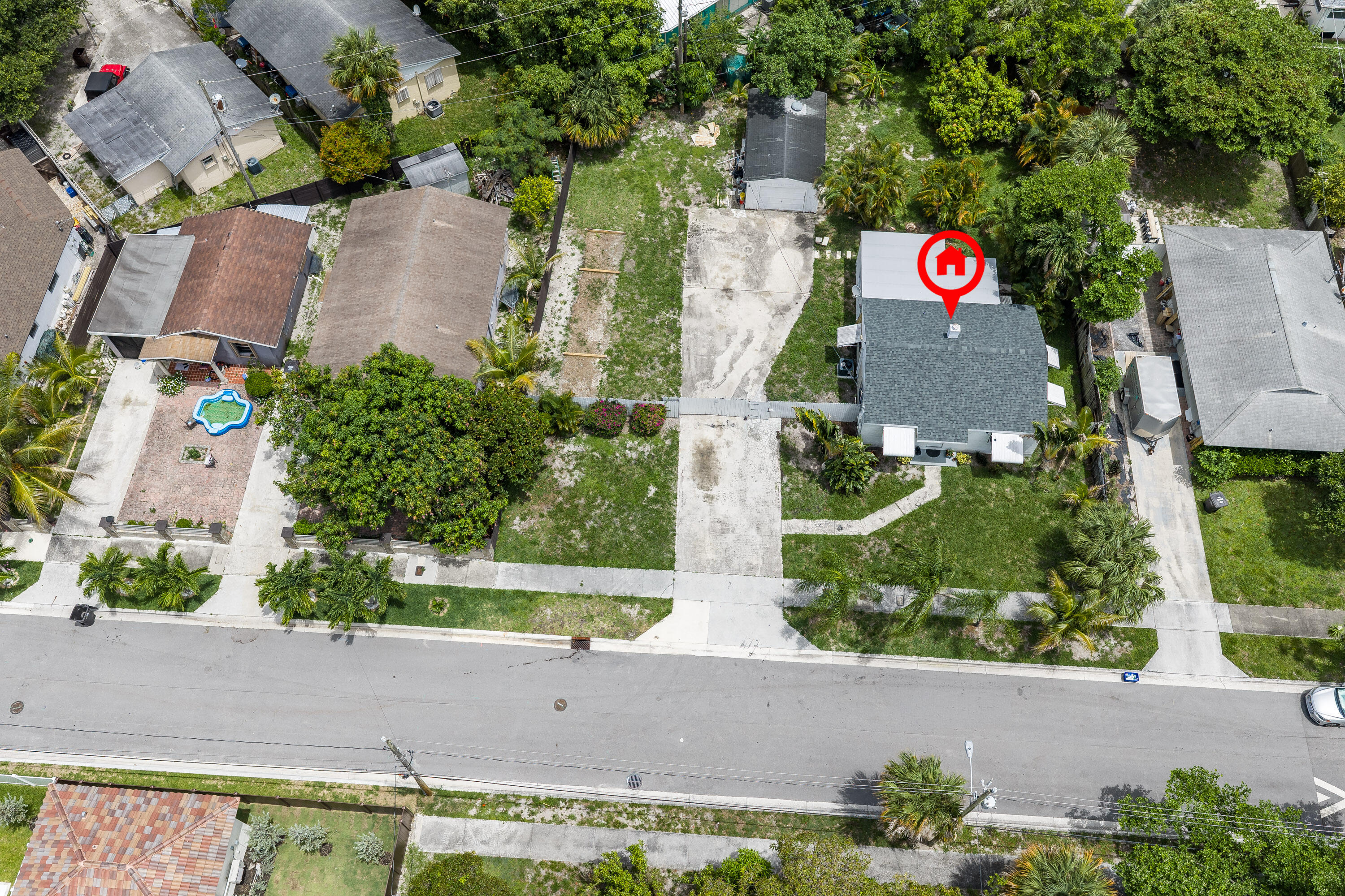 1007 Charles Street Property Photo 1
