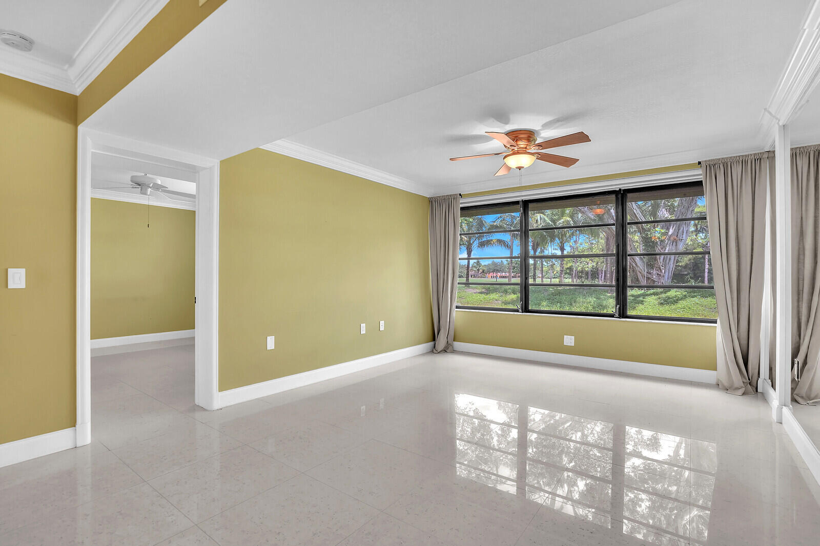 6073 Balboa Circle 105 Property Photo 11