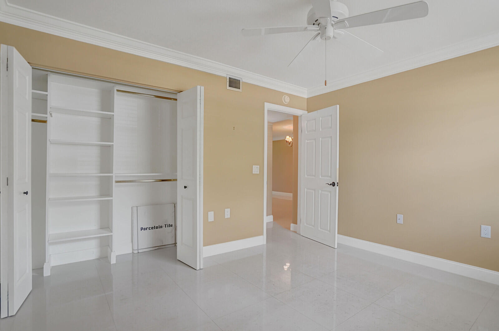6073 Balboa Circle 105 Property Photo 21