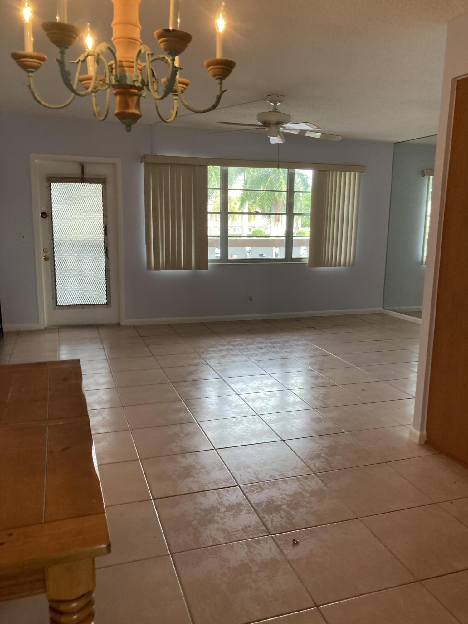 2094 Cornwall E Property Photo 4