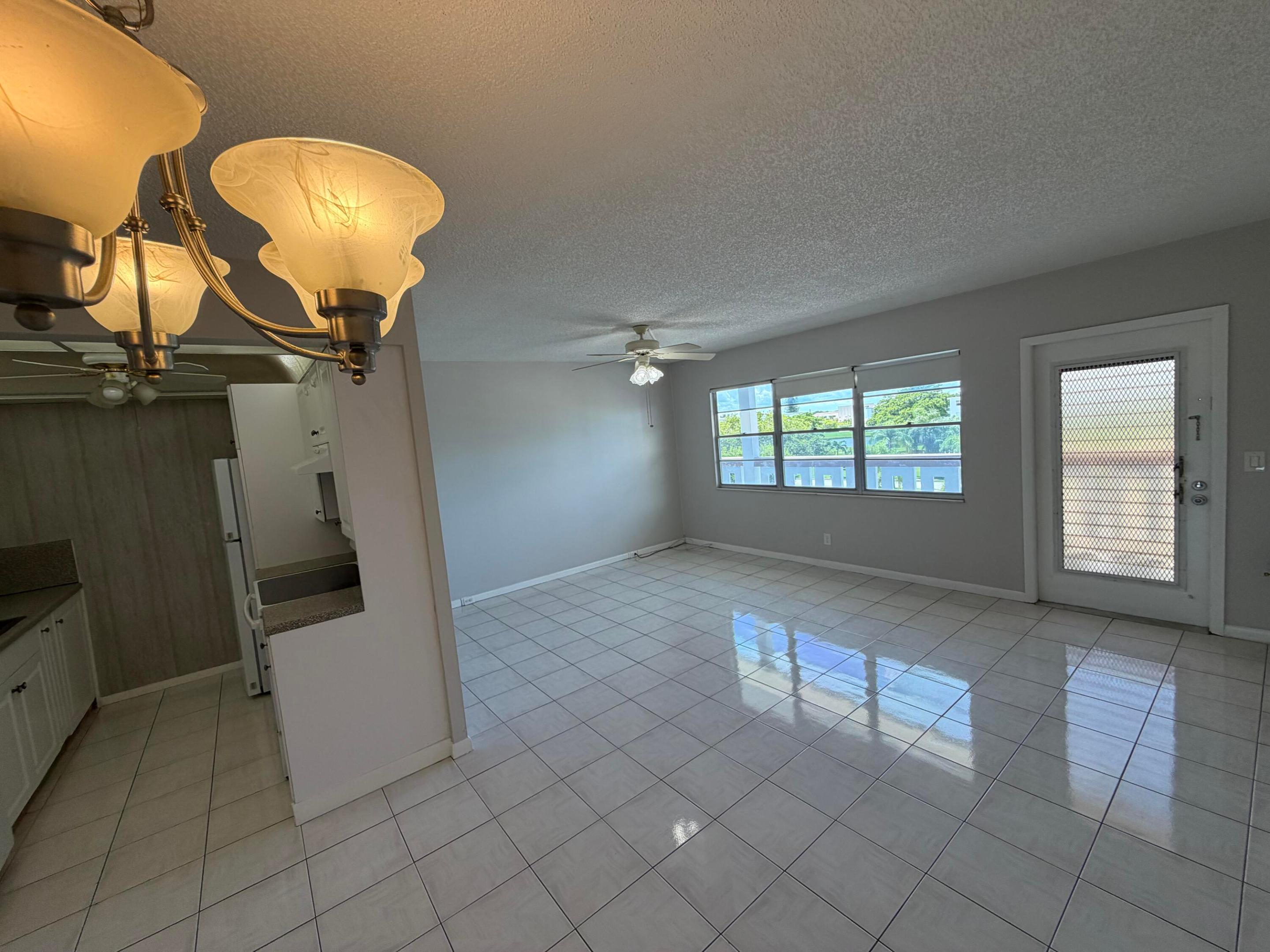 4089 Wolverton E Property Photo 2