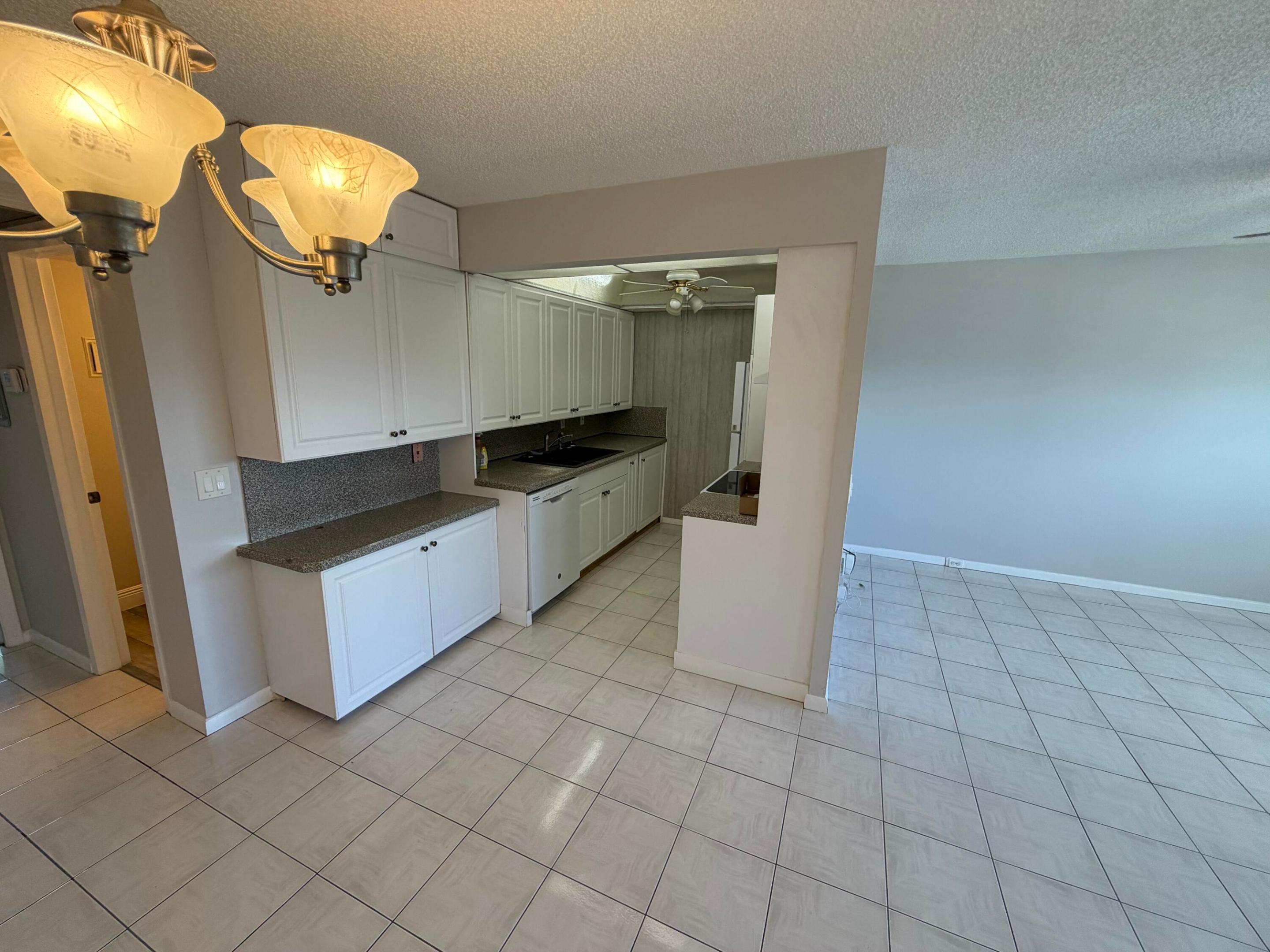 4089 Wolverton E Property Photo 3