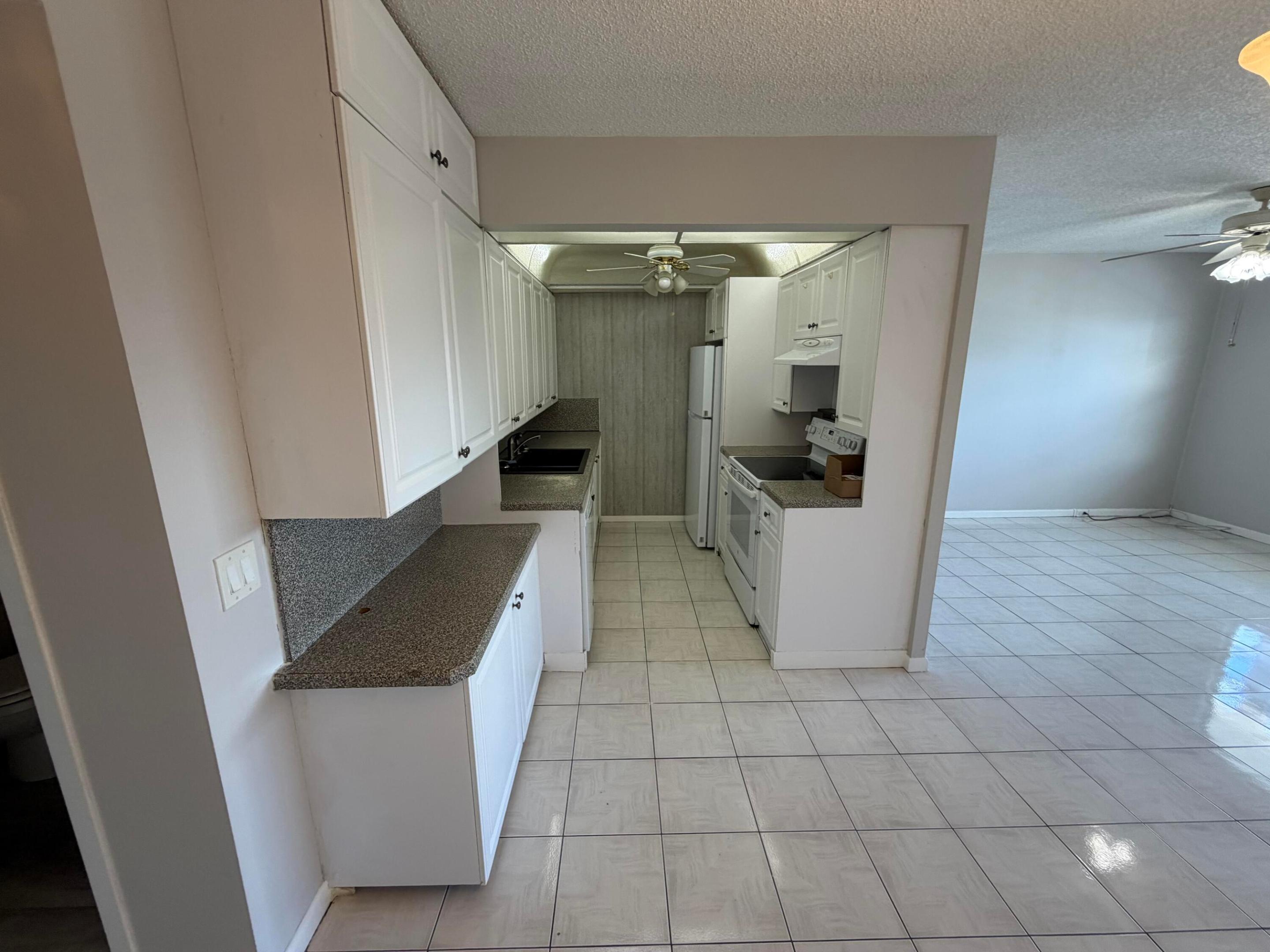 4089 Wolverton E Property Photo 4