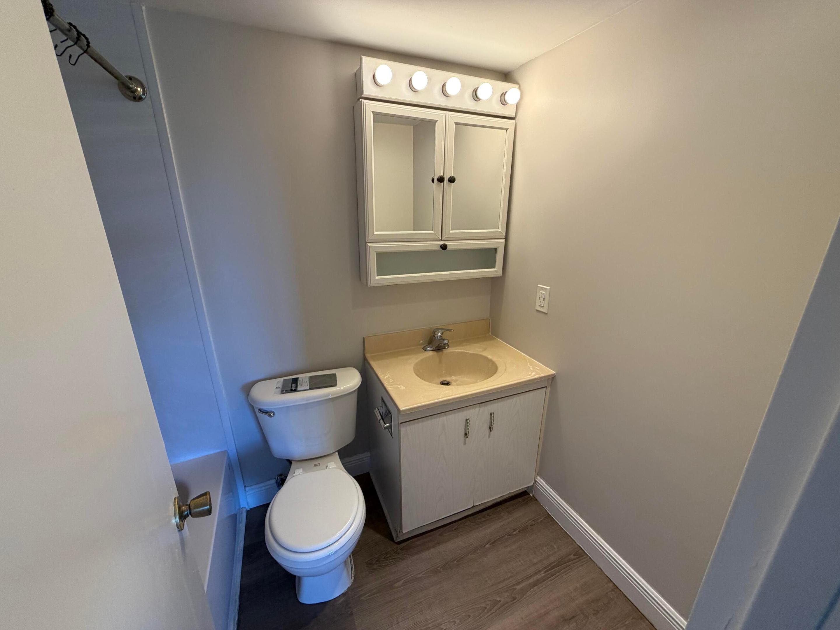 4089 Wolverton E Property Photo 9