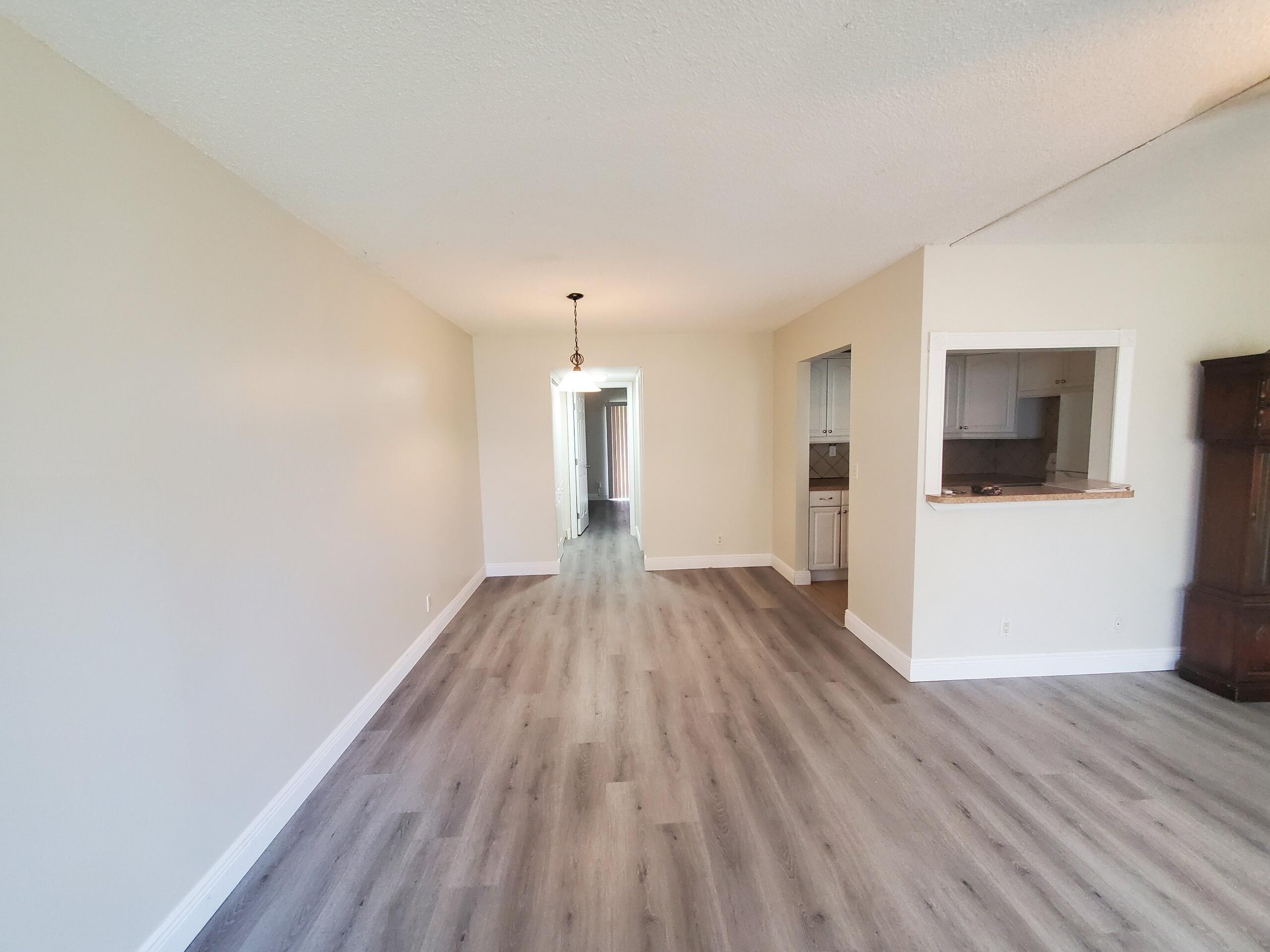 90 Andover D Property Photo 4