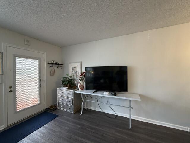 3304 Aruba Way E2 Property Photo 7