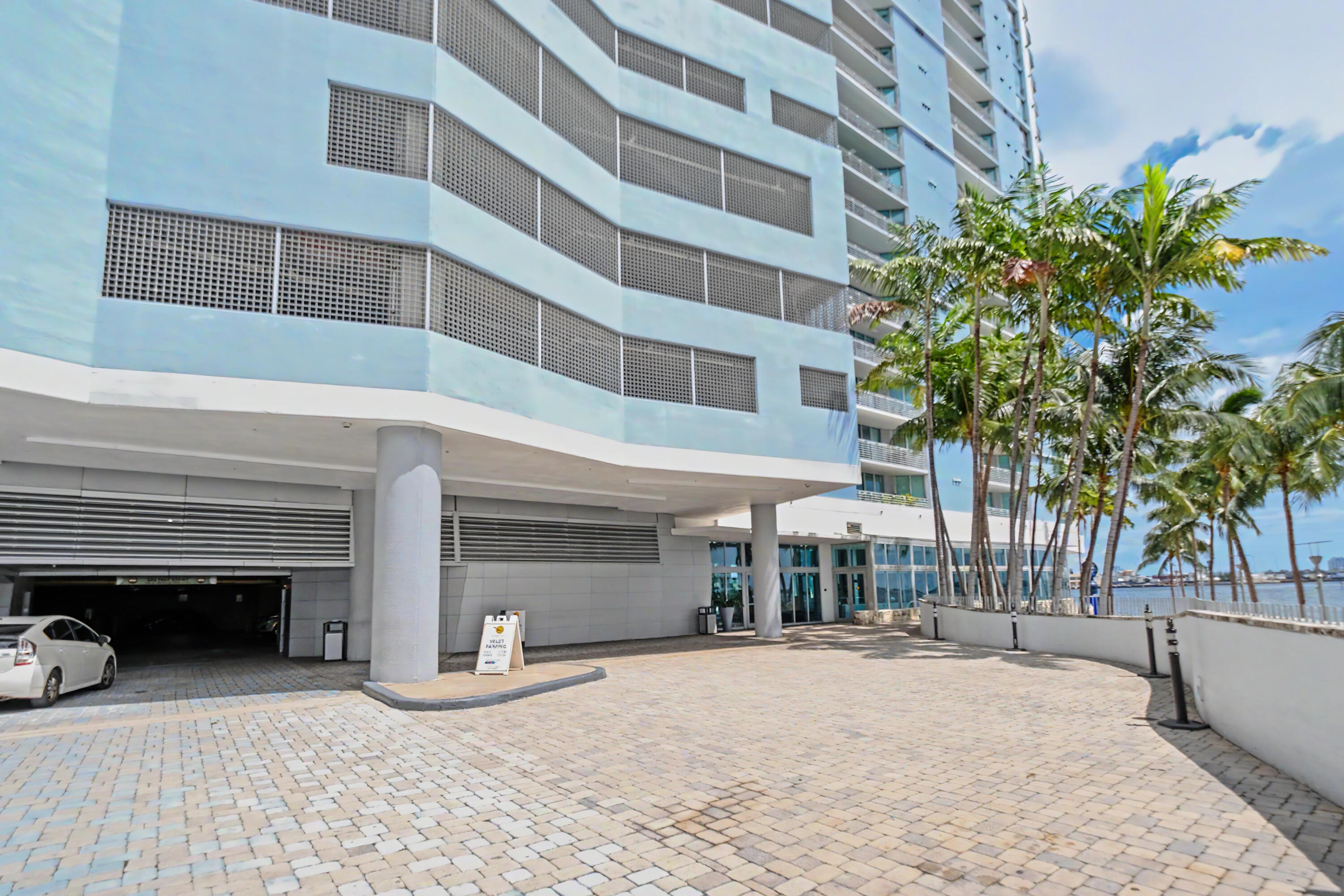 335 S Biscayne Boulevard 1002 Property Photo 22
