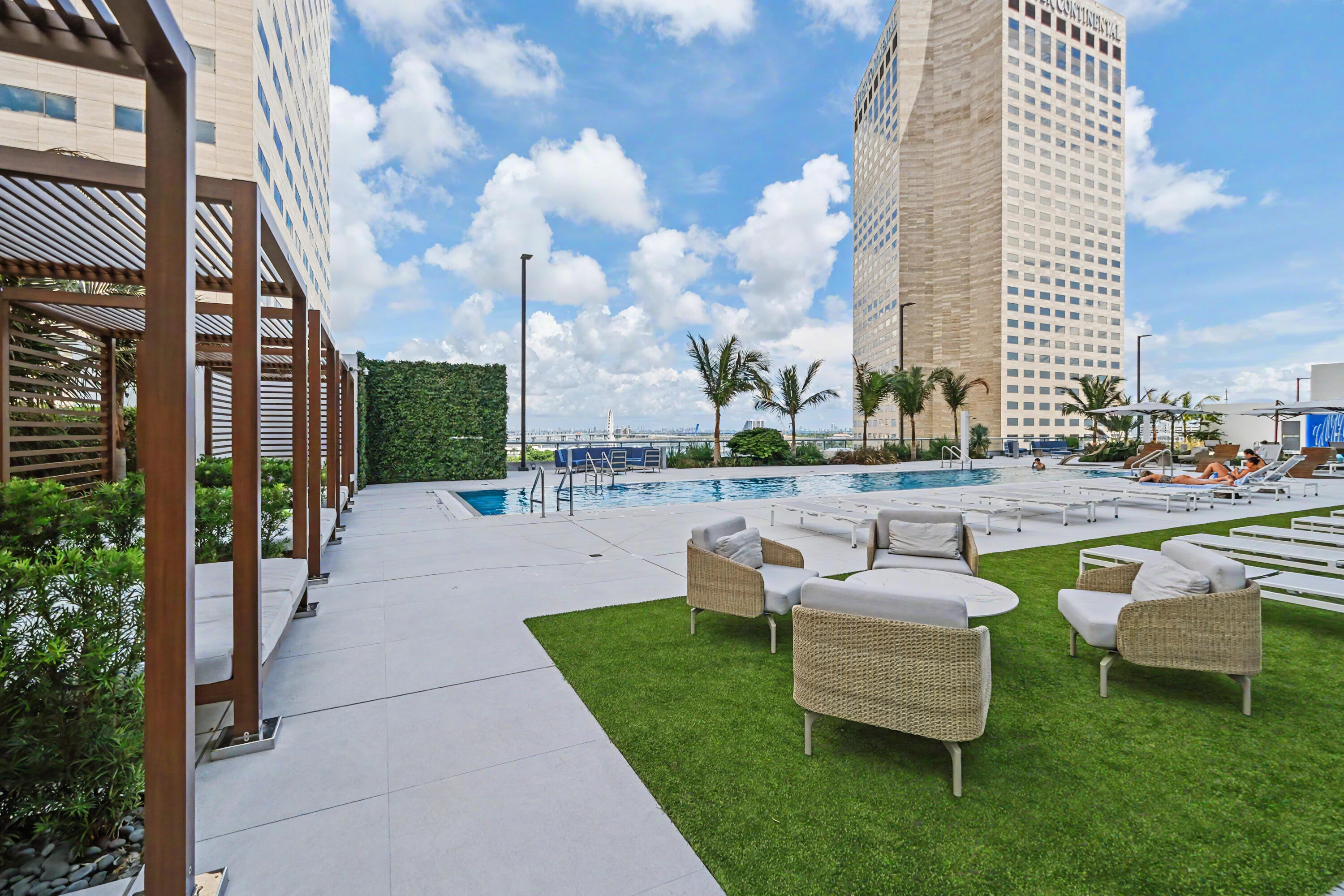 335 S Biscayne Boulevard 1002 Property Photo 35