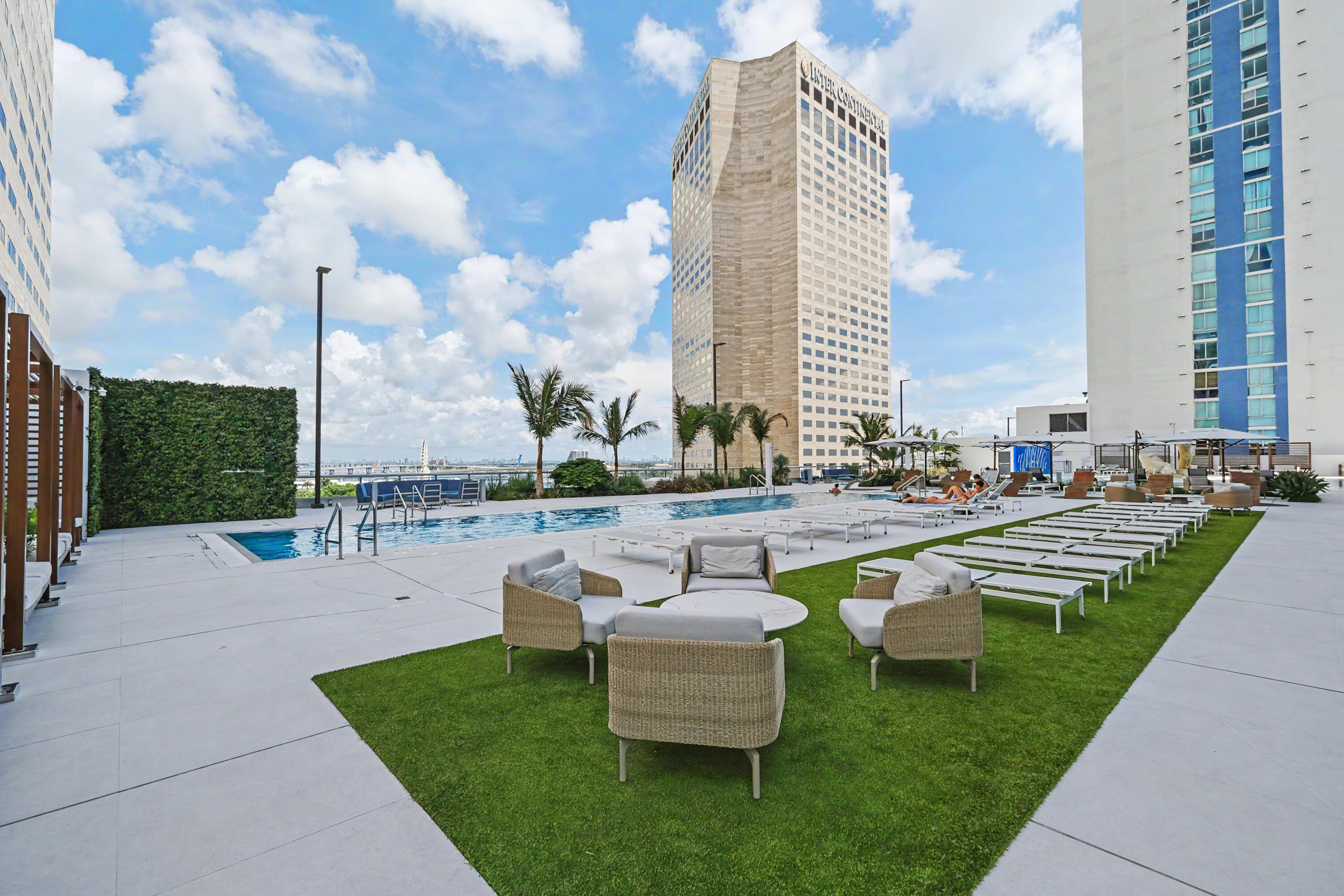 335 S Biscayne Boulevard 1002 Property Photo 36
