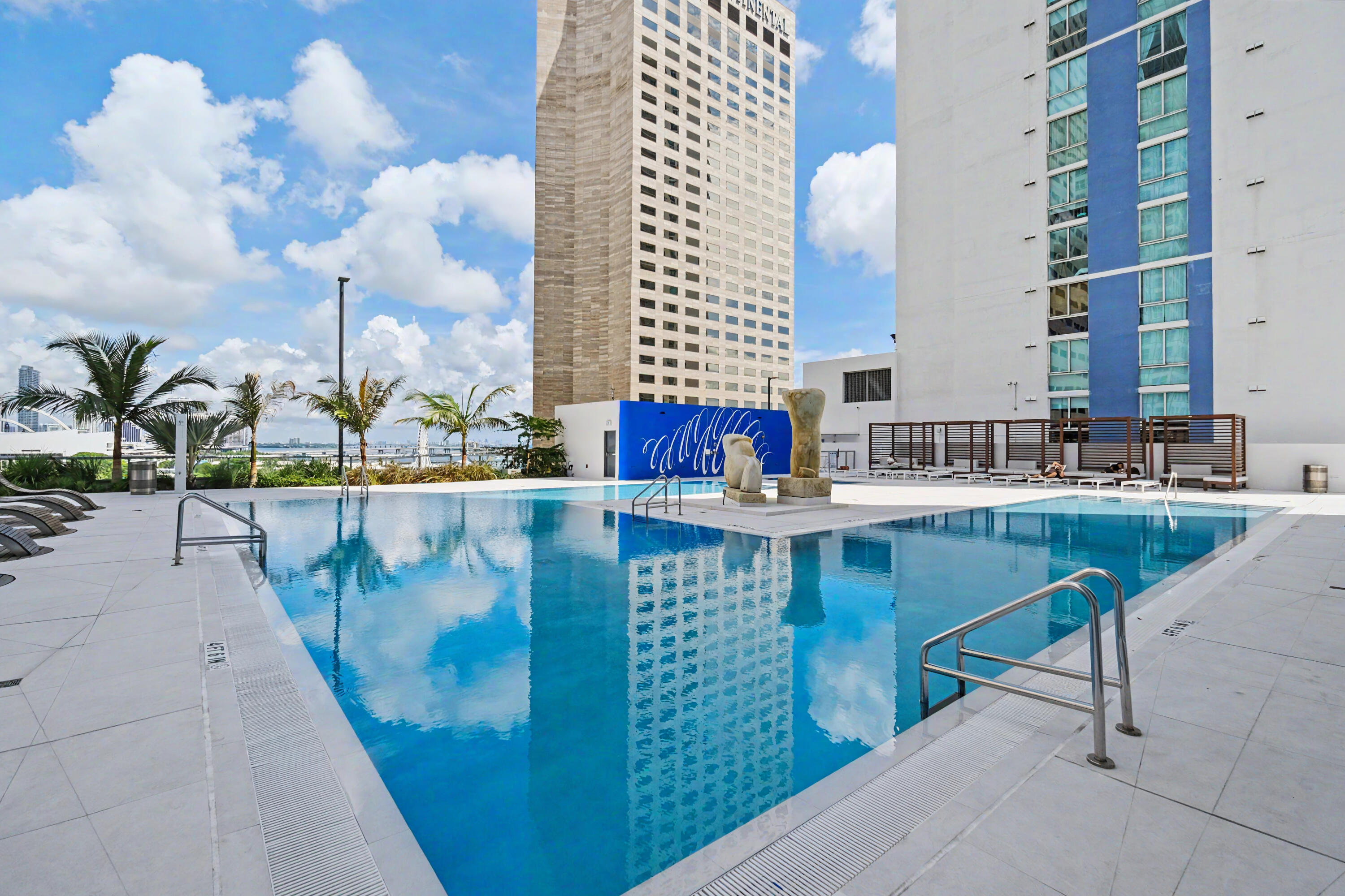 335 S Biscayne Boulevard 1002 Property Photo 39