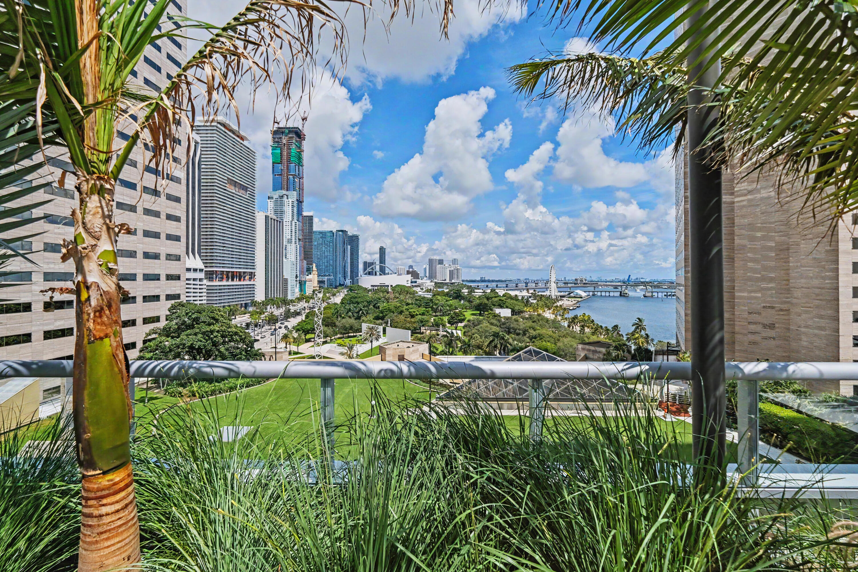 335 S Biscayne Boulevard 1002 Property Photo 40