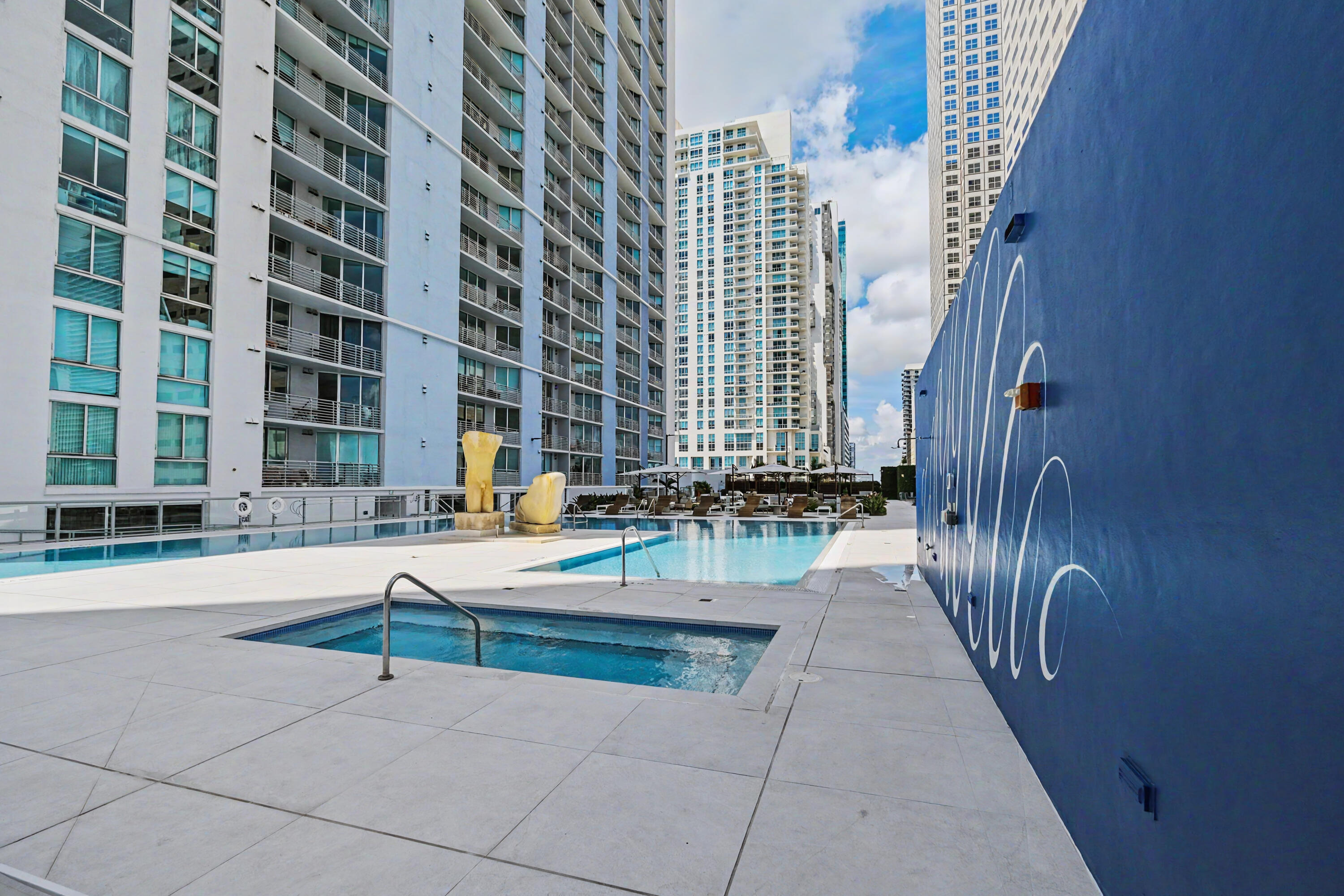 335 S Biscayne Boulevard 1002 Property Photo 41