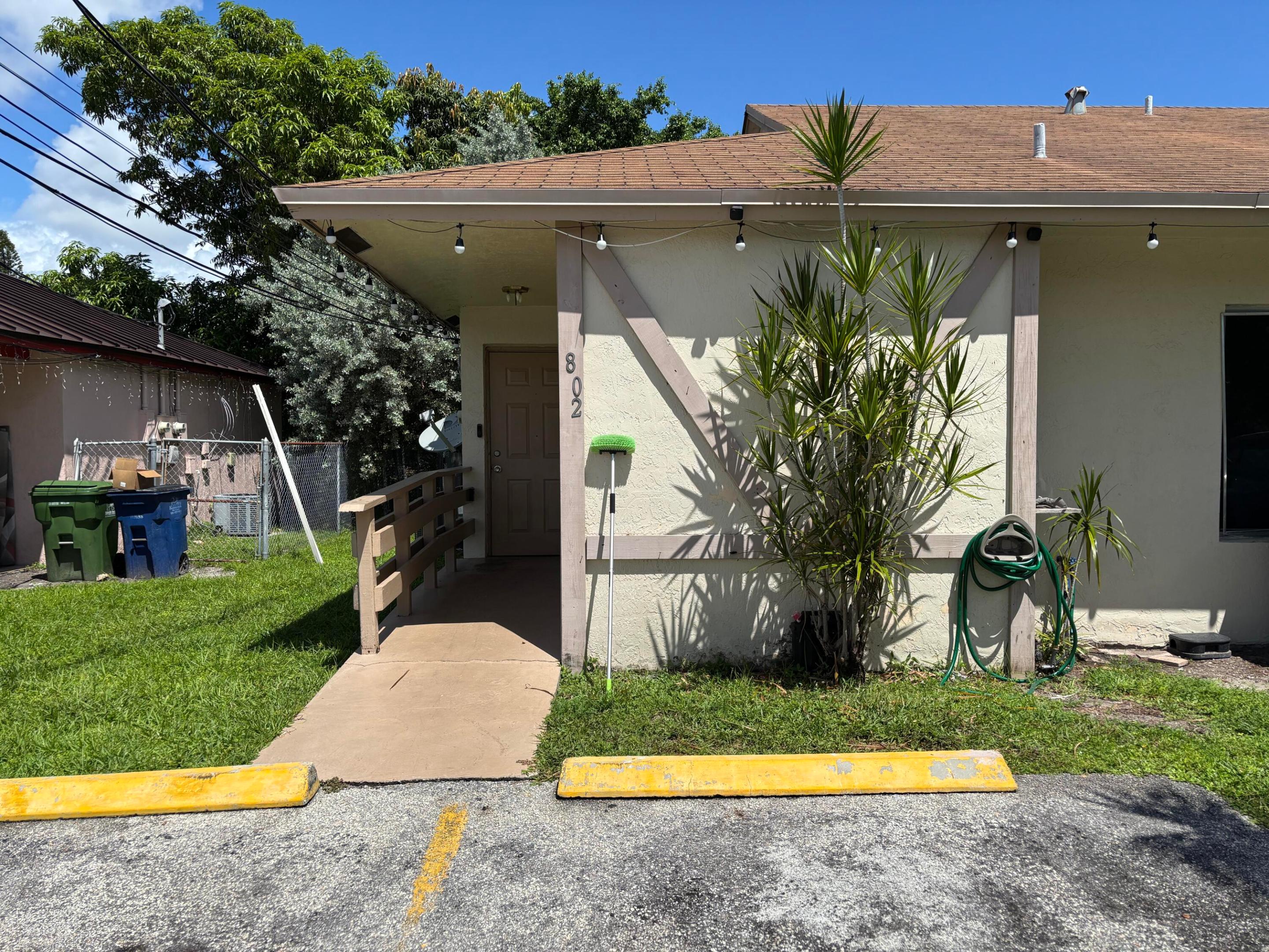 800 SW 9TH Street