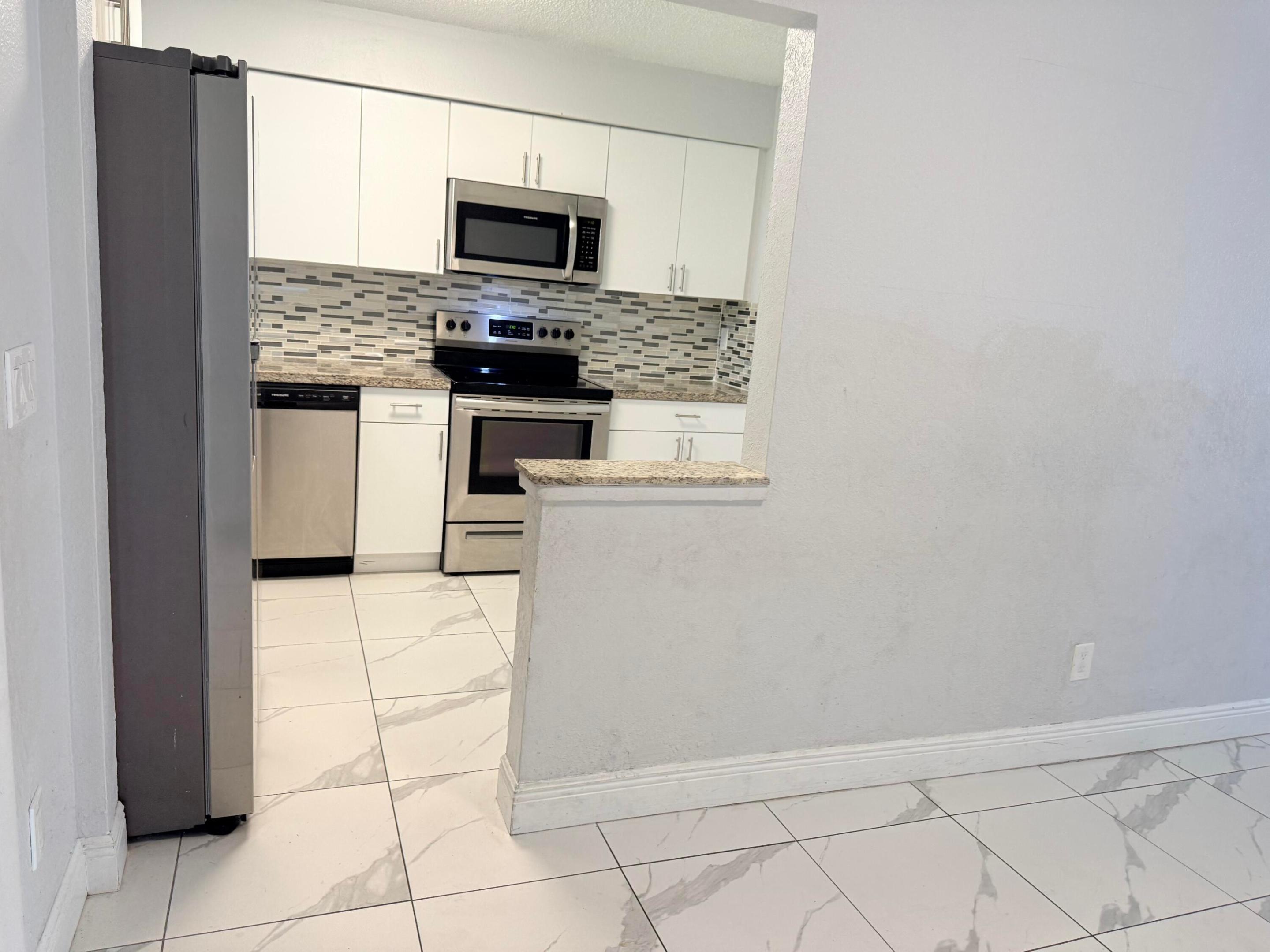 1104 Riverside Drive Property Photo 4