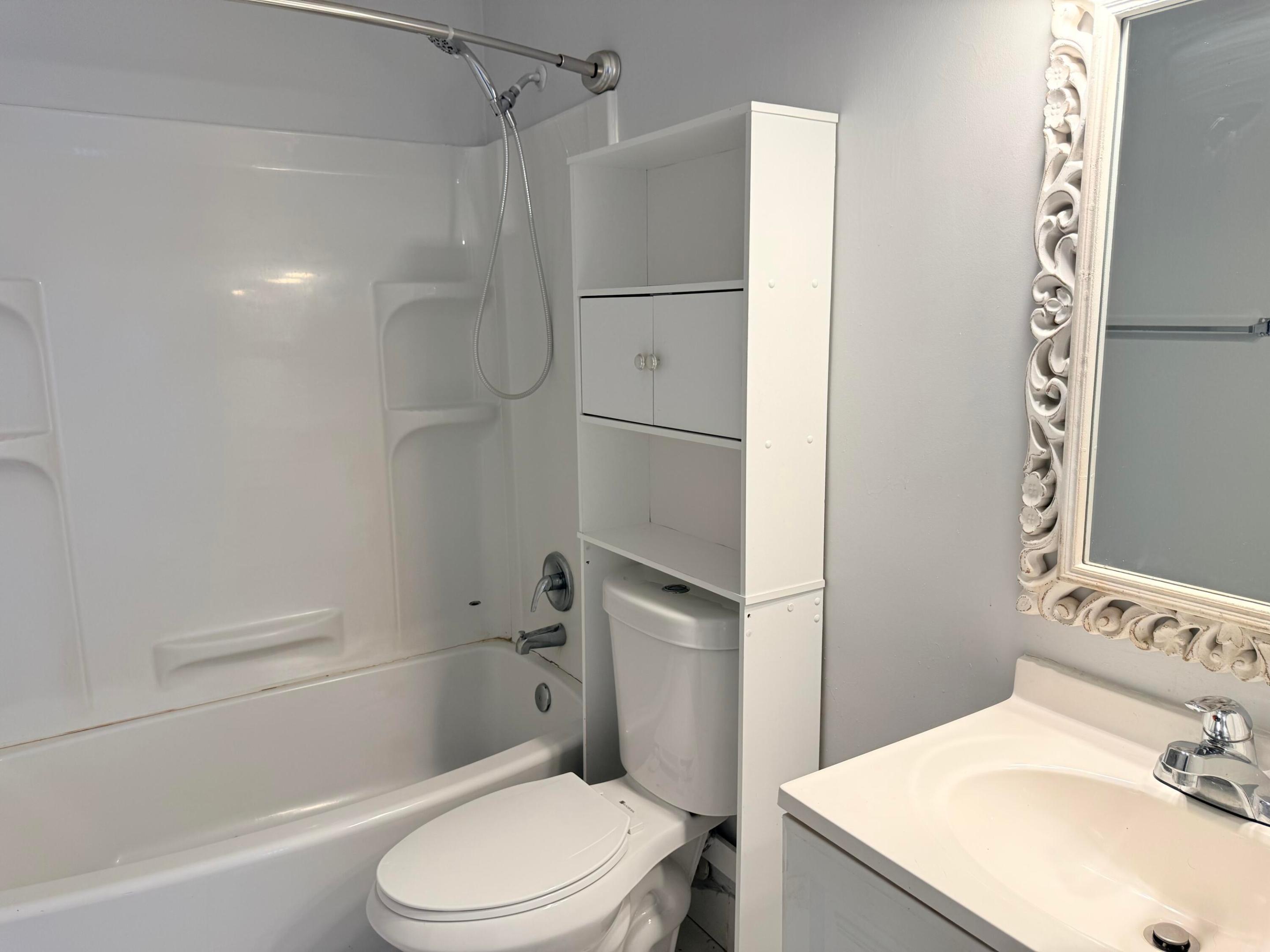1104 Riverside Drive Property Photo 13