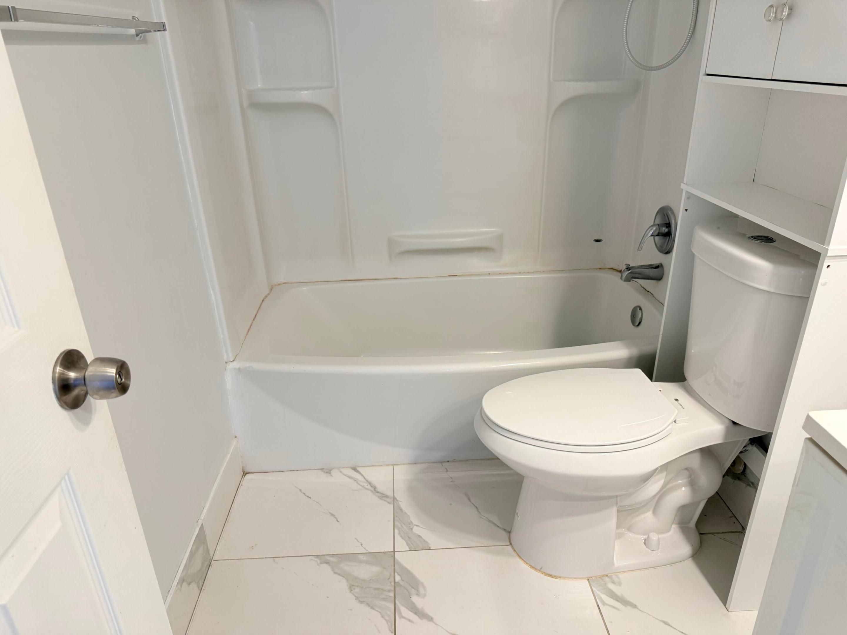 1104 Riverside Drive Property Photo 39