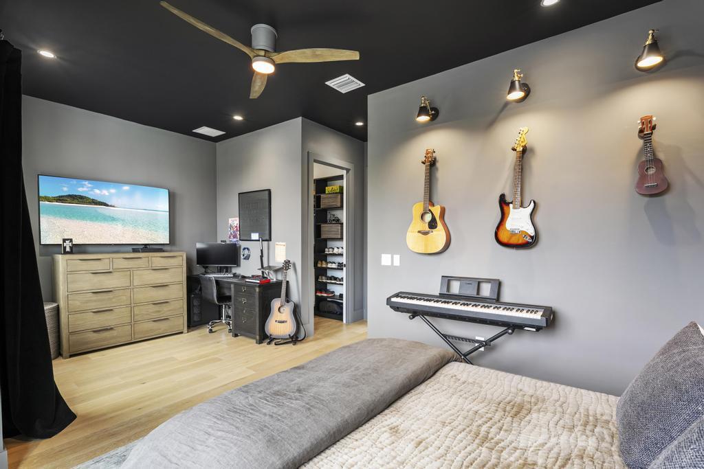 18401 Symphony Court Property Photo 40