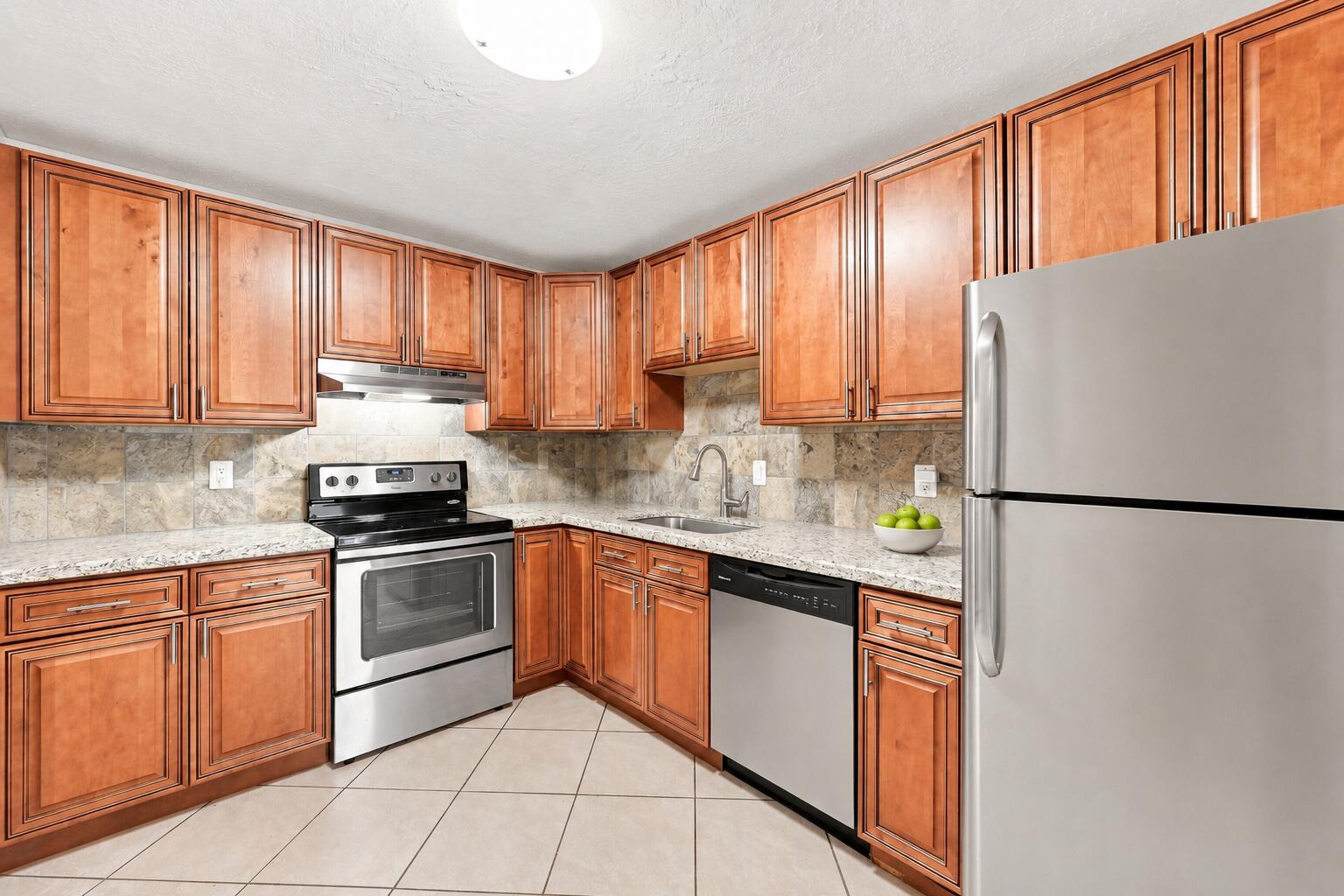 380 E Laurel Drive 5d Property Photo 4
