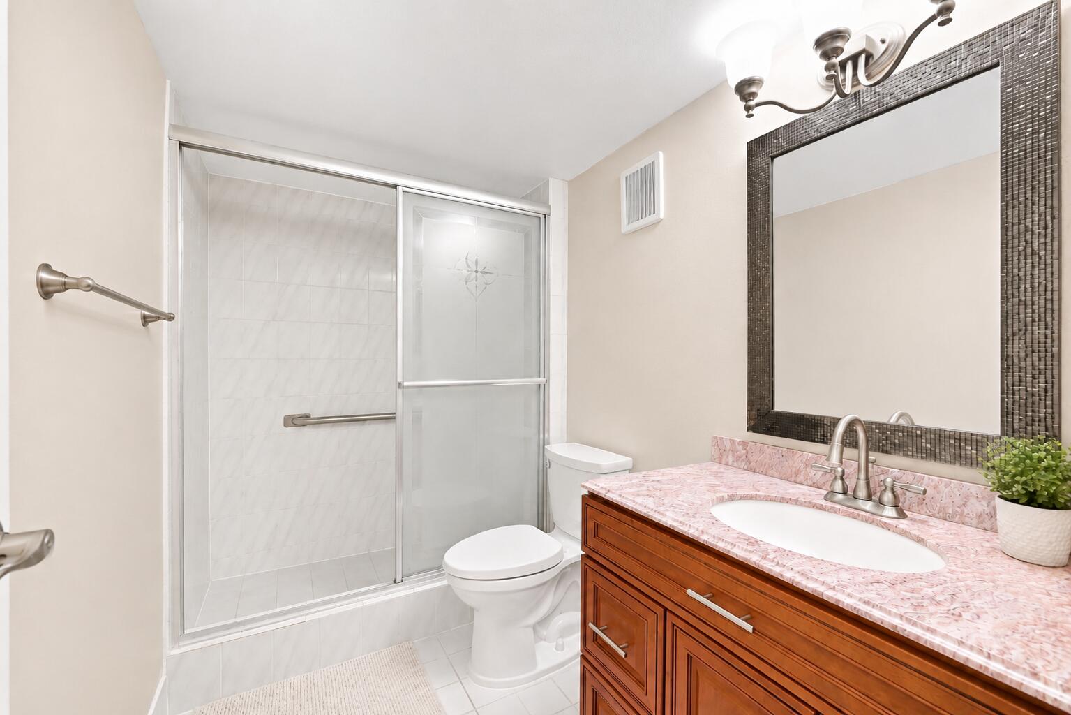 380 E Laurel Drive 5d Property Photo 8