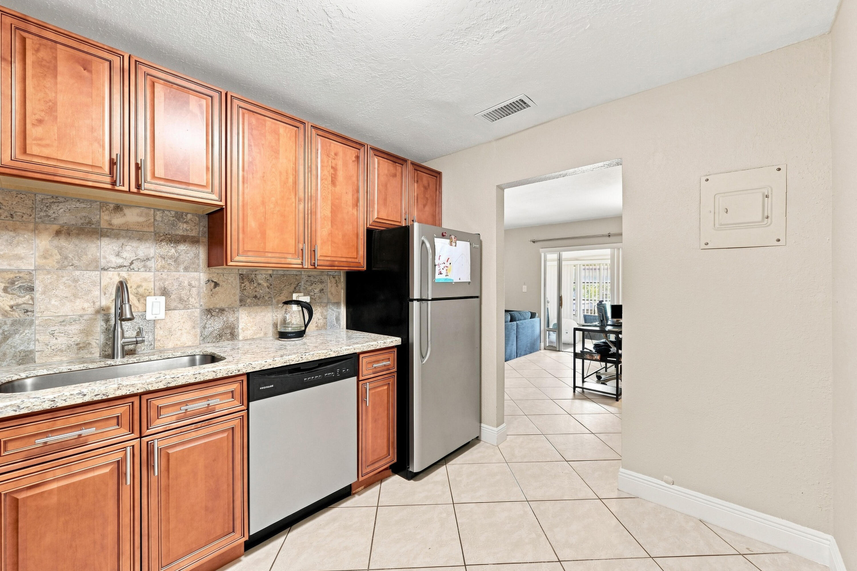 380 E Laurel Drive 5d Property Photo 10