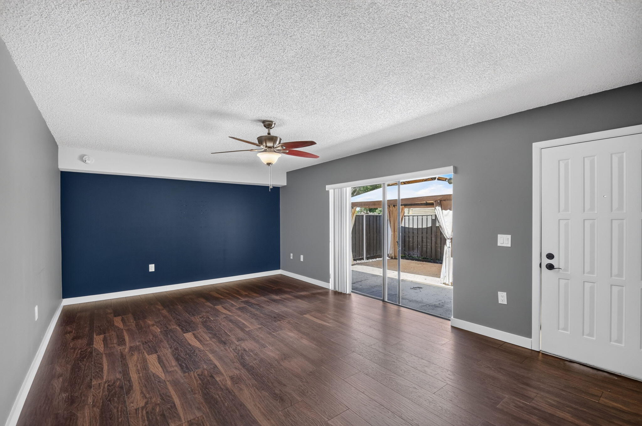 2409 24th Way Property Photo 5