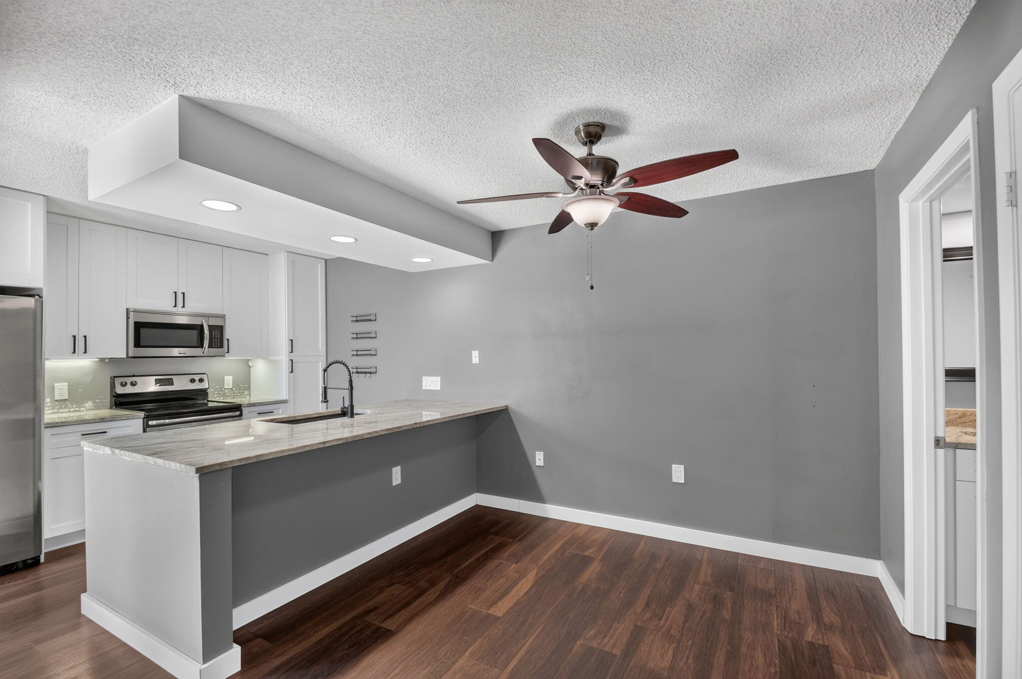 2409 24th Way Property Photo 7