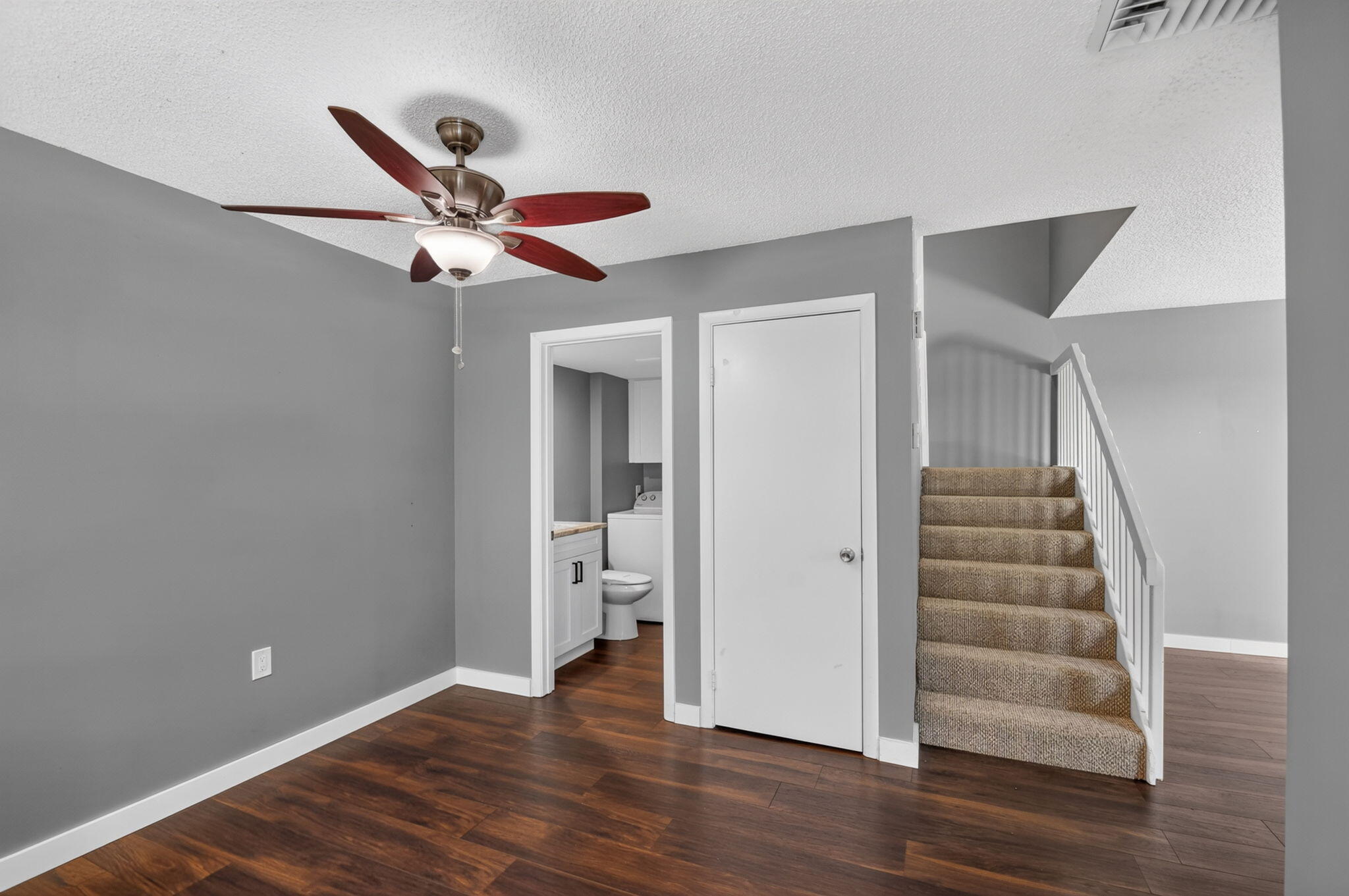2409 24th Way Property Photo 8