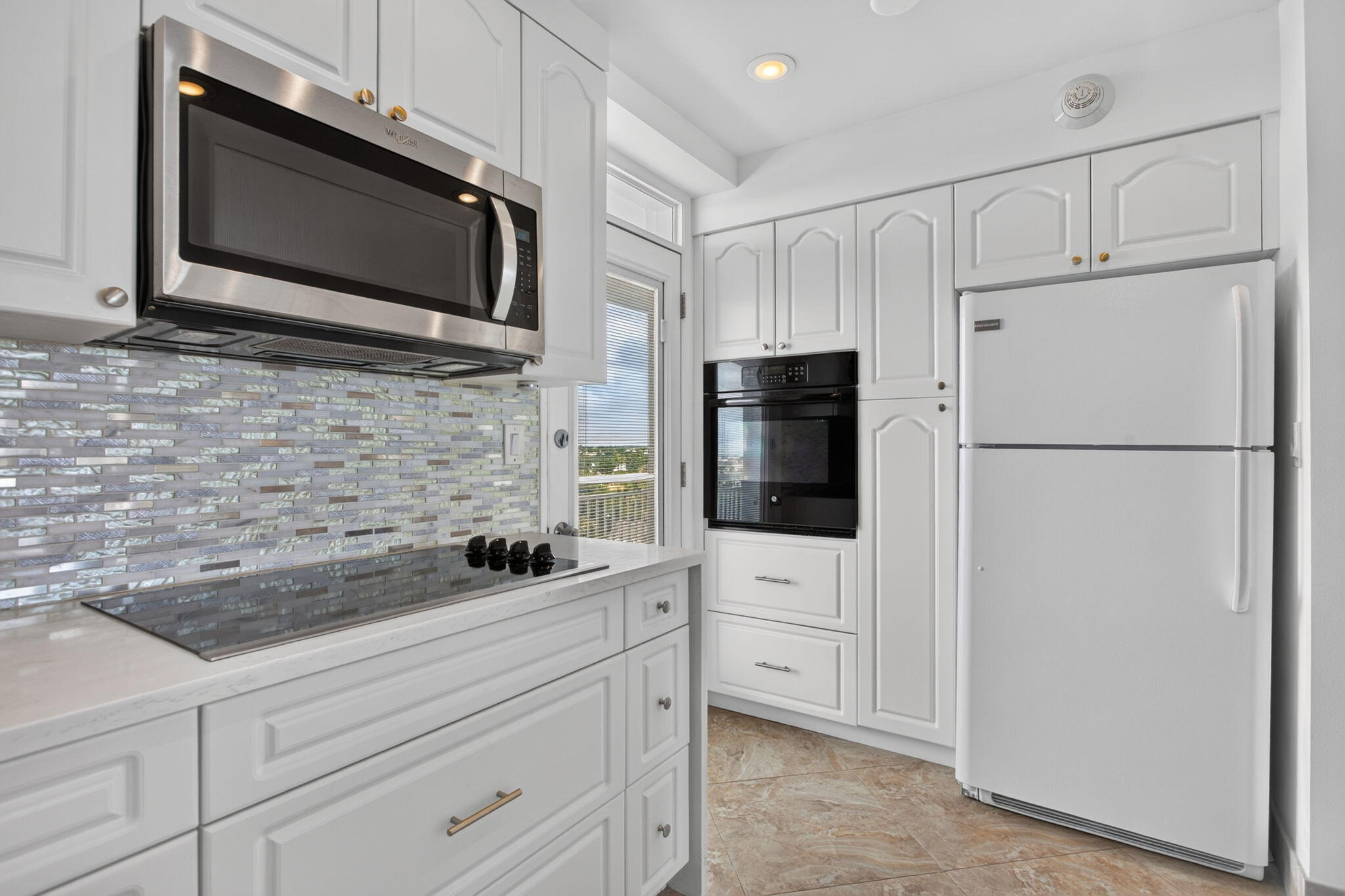 1920 S Ocean Drive 708 Property Photo 4