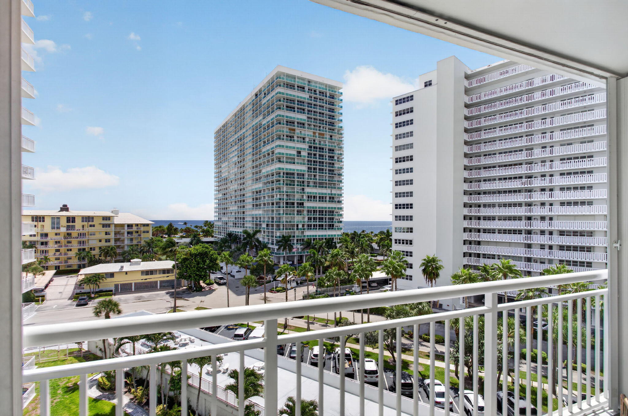 1920 S Ocean Drive 708 Property Photo 11