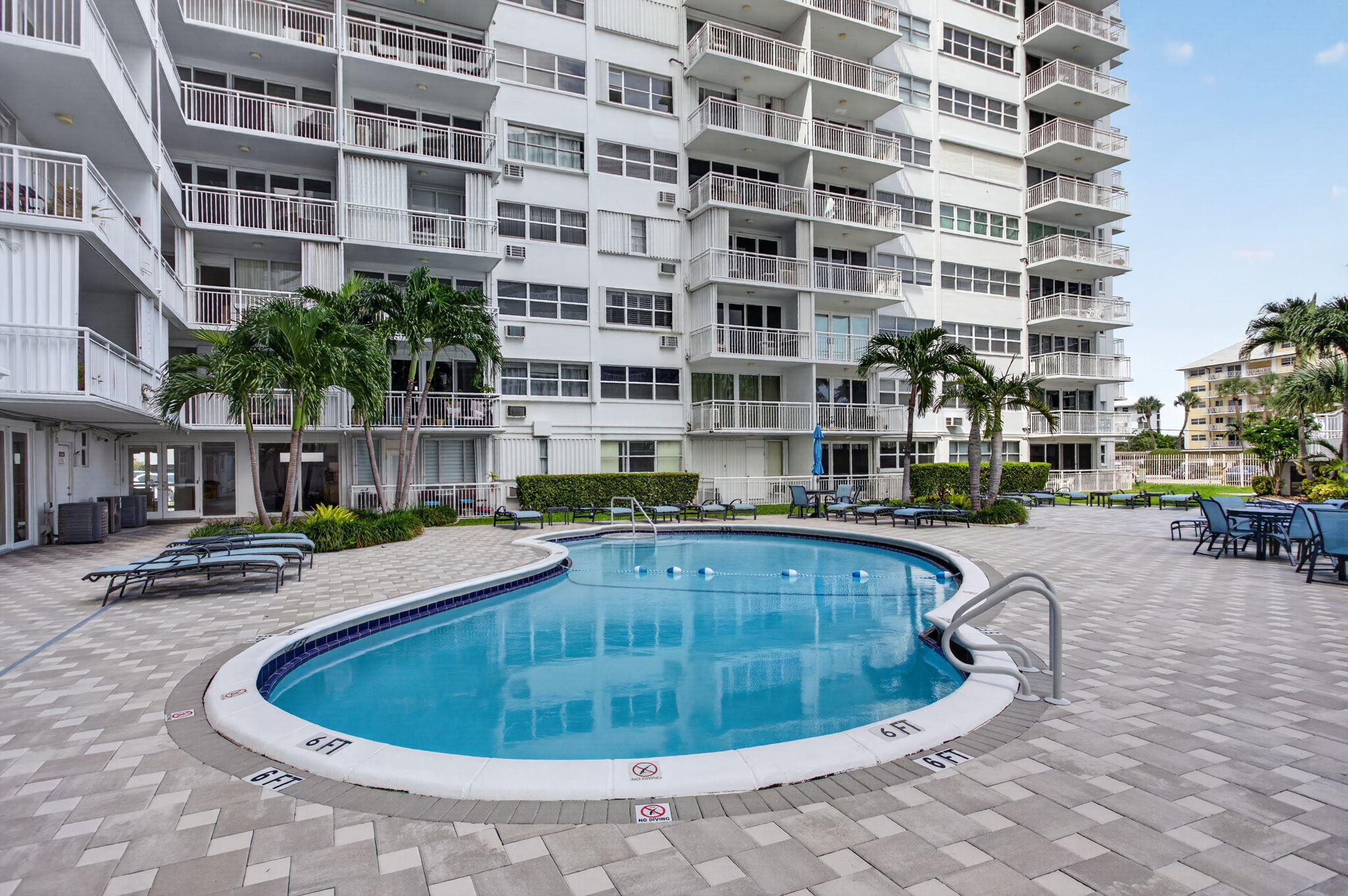 1920 S Ocean Drive 708 Property Photo 20
