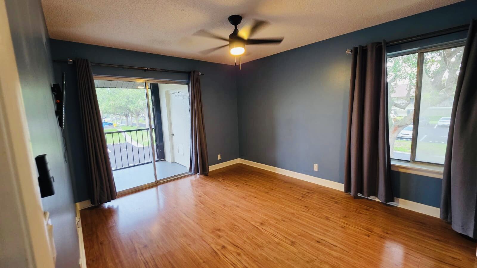 6314 Chasewood Drive E Property Photo 4