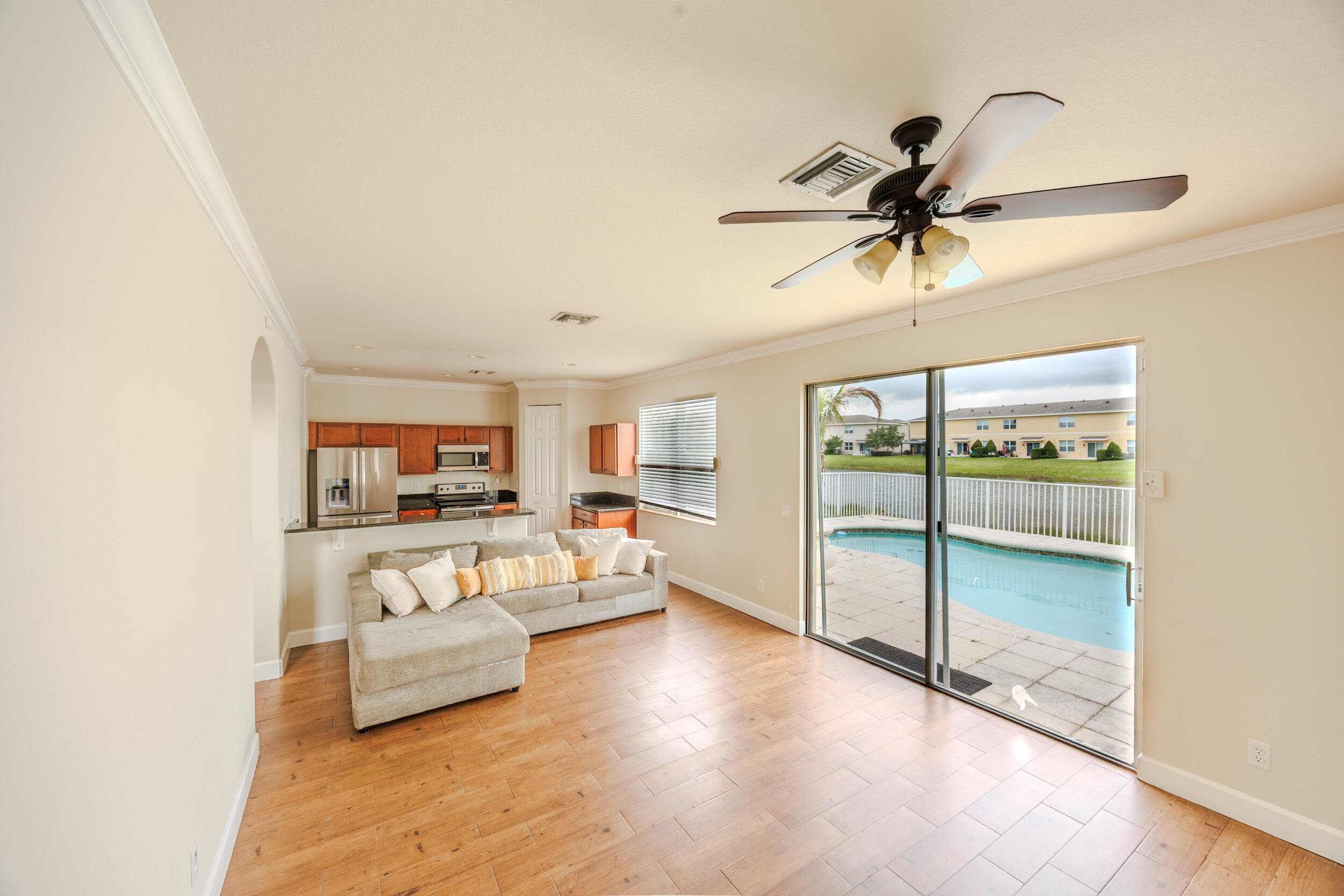 2267 Nw Padova Street Property Photo 4