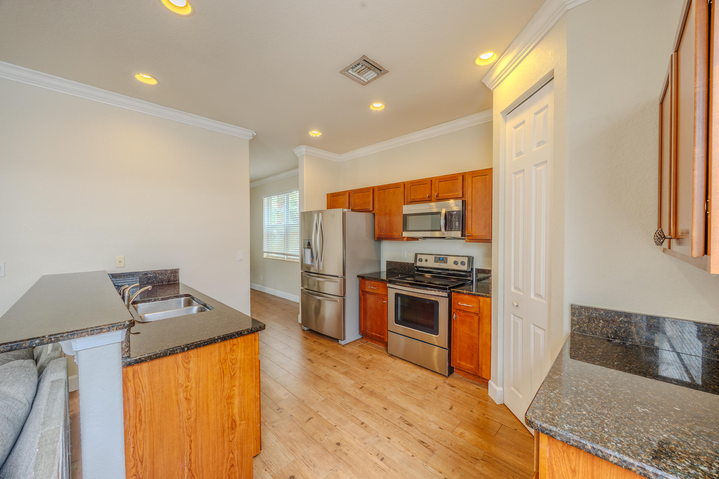 2267 Nw Padova Street Property Photo 5