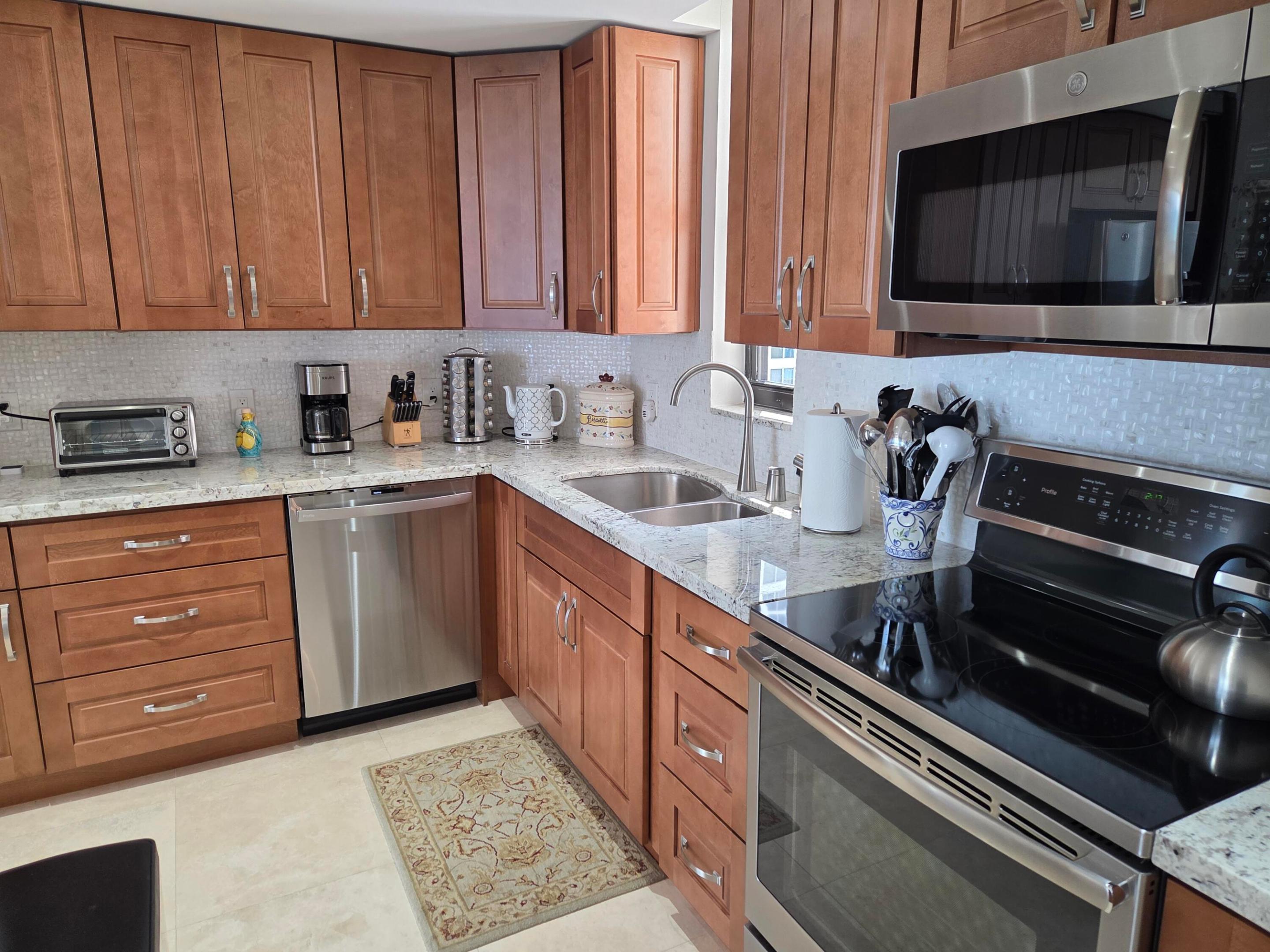 1000 S Ocean Boulevard 8a Property Photo 7