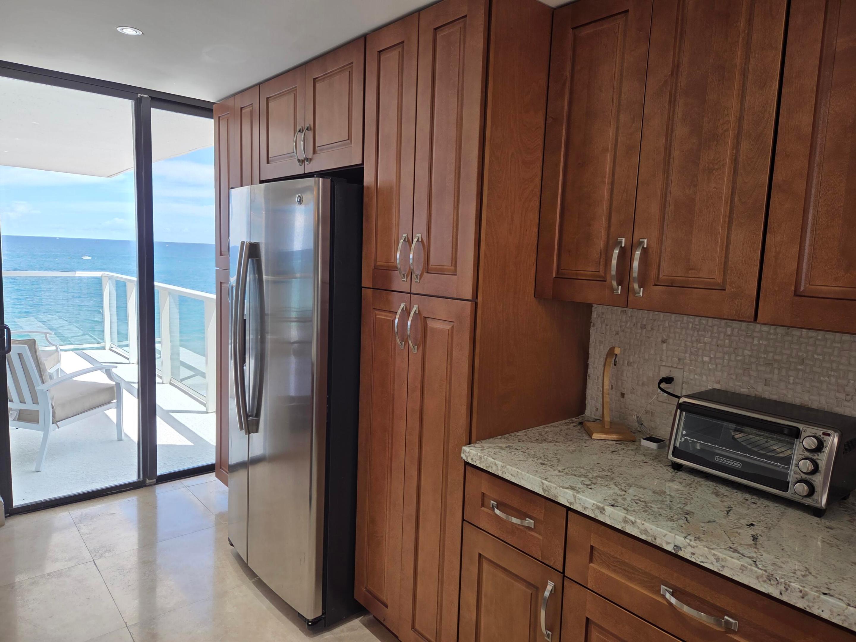 1000 S Ocean Boulevard 8a Property Photo 11