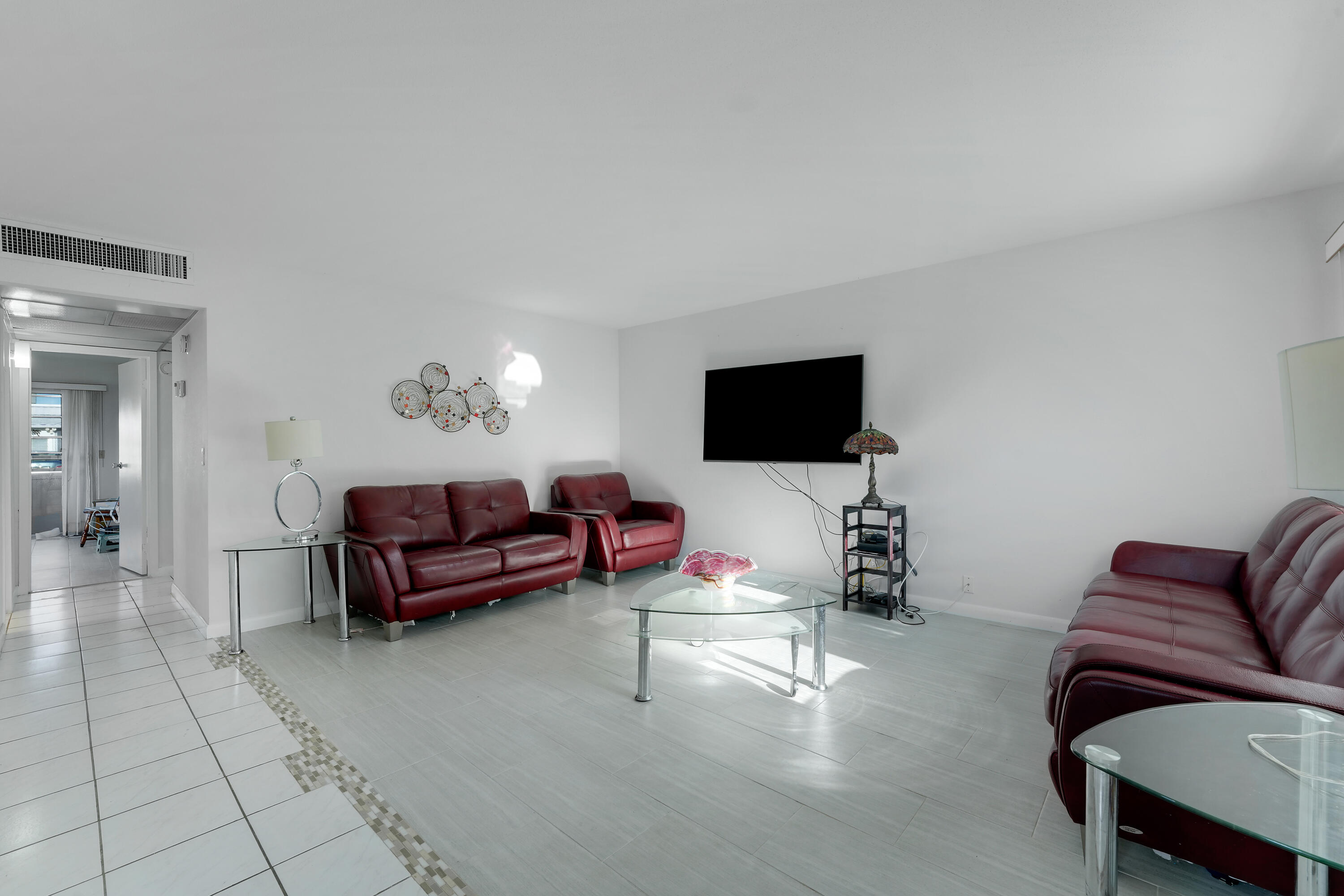 173 Valencia H Property Photo 1