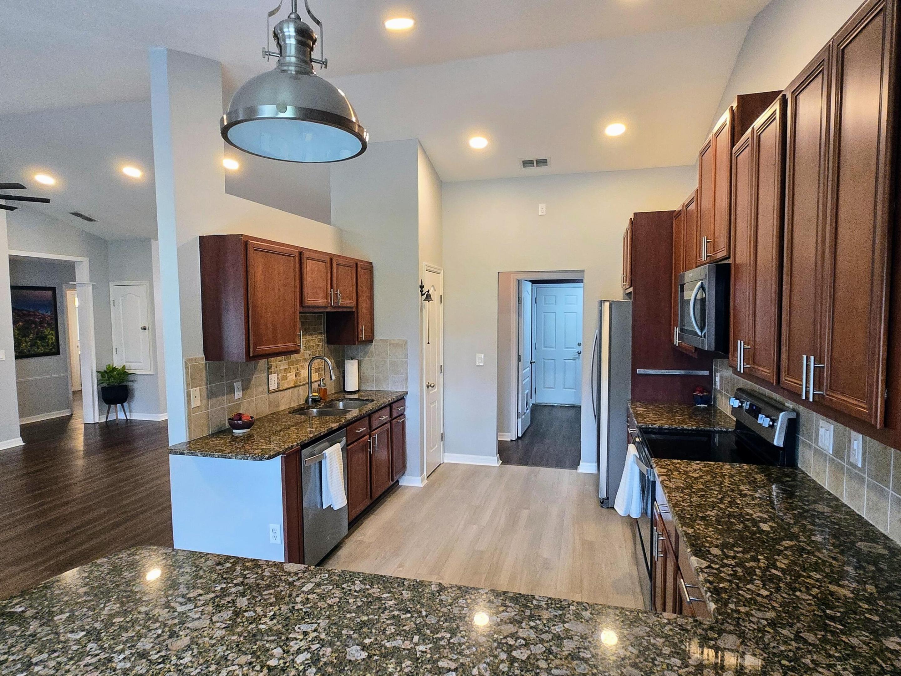200 Amber Boulevard Property Photo 13