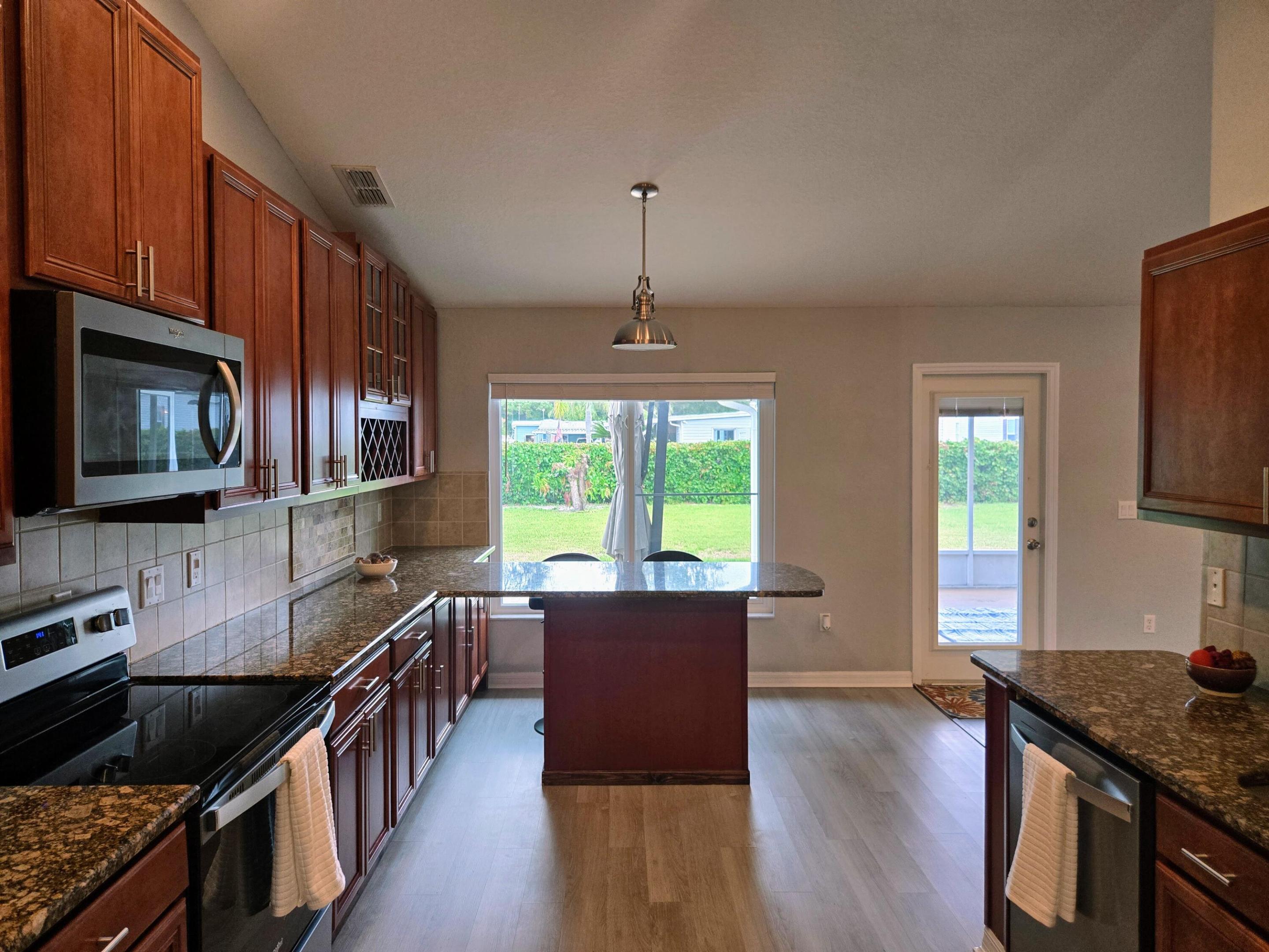 200 Amber Boulevard Property Photo 14