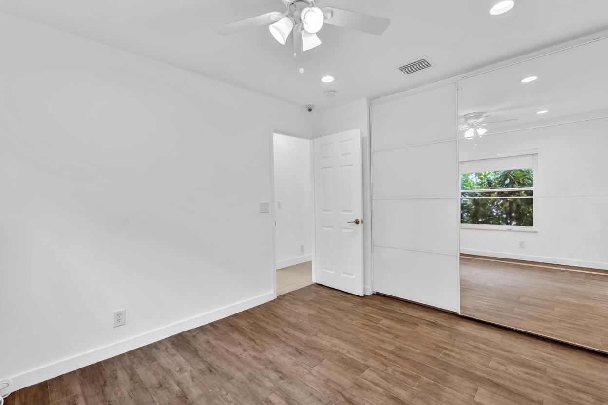 3307 Sw 49th Street Property Photo 6