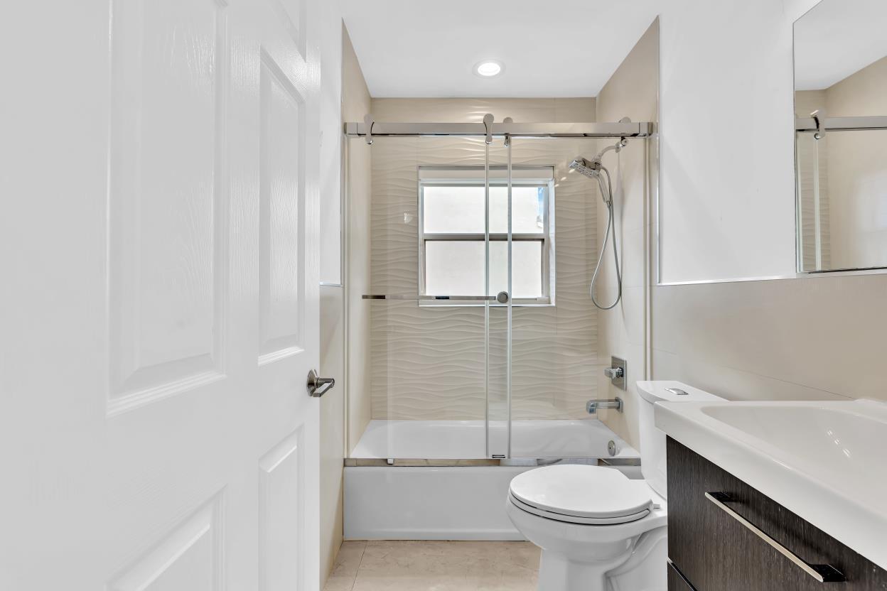 3307 Sw 49th Street Property Photo 7