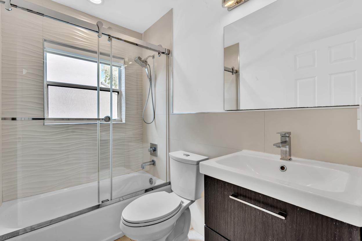3307 Sw 49th Street Property Photo 8