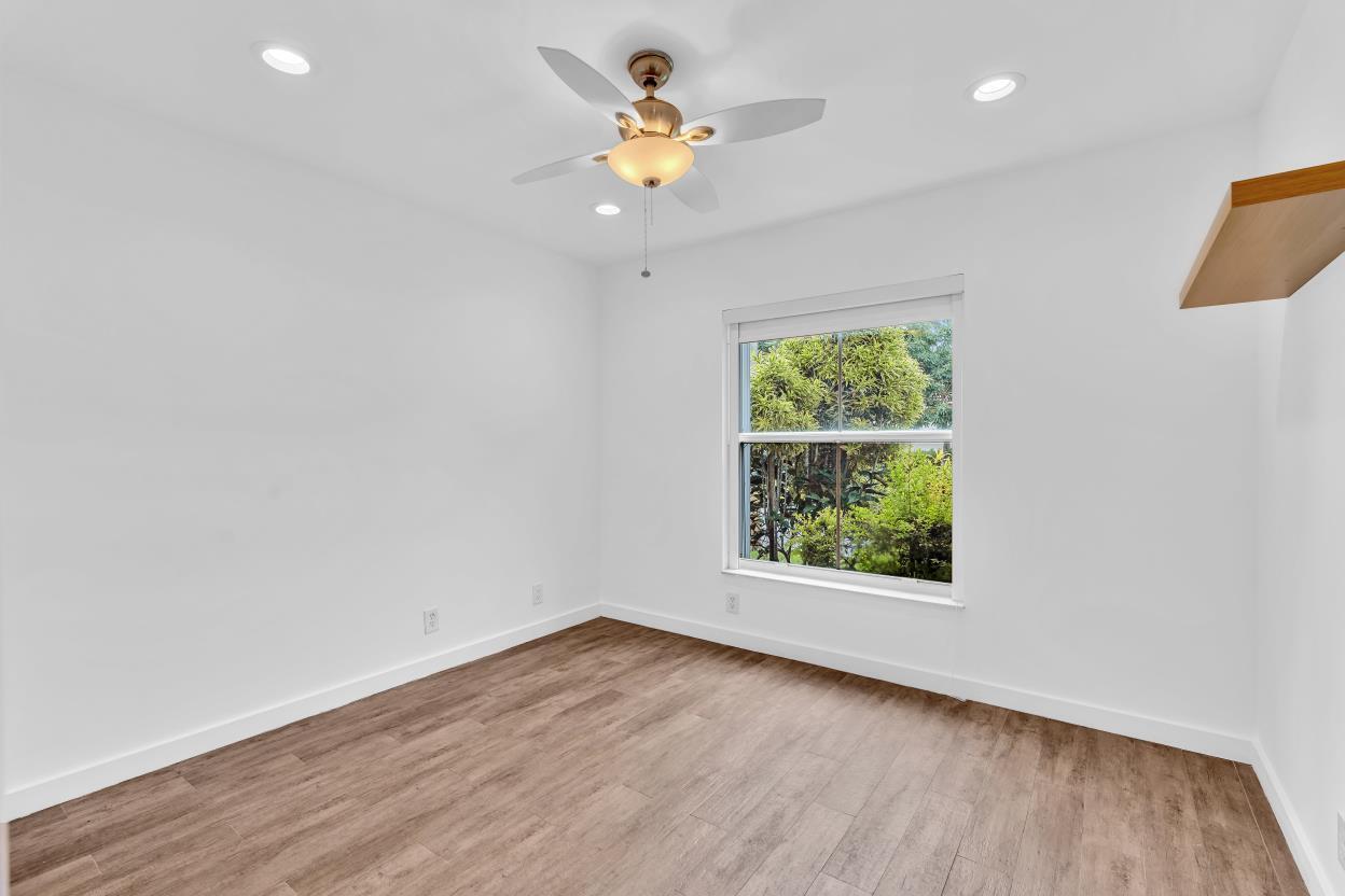 3307 Sw 49th Street Property Photo 9