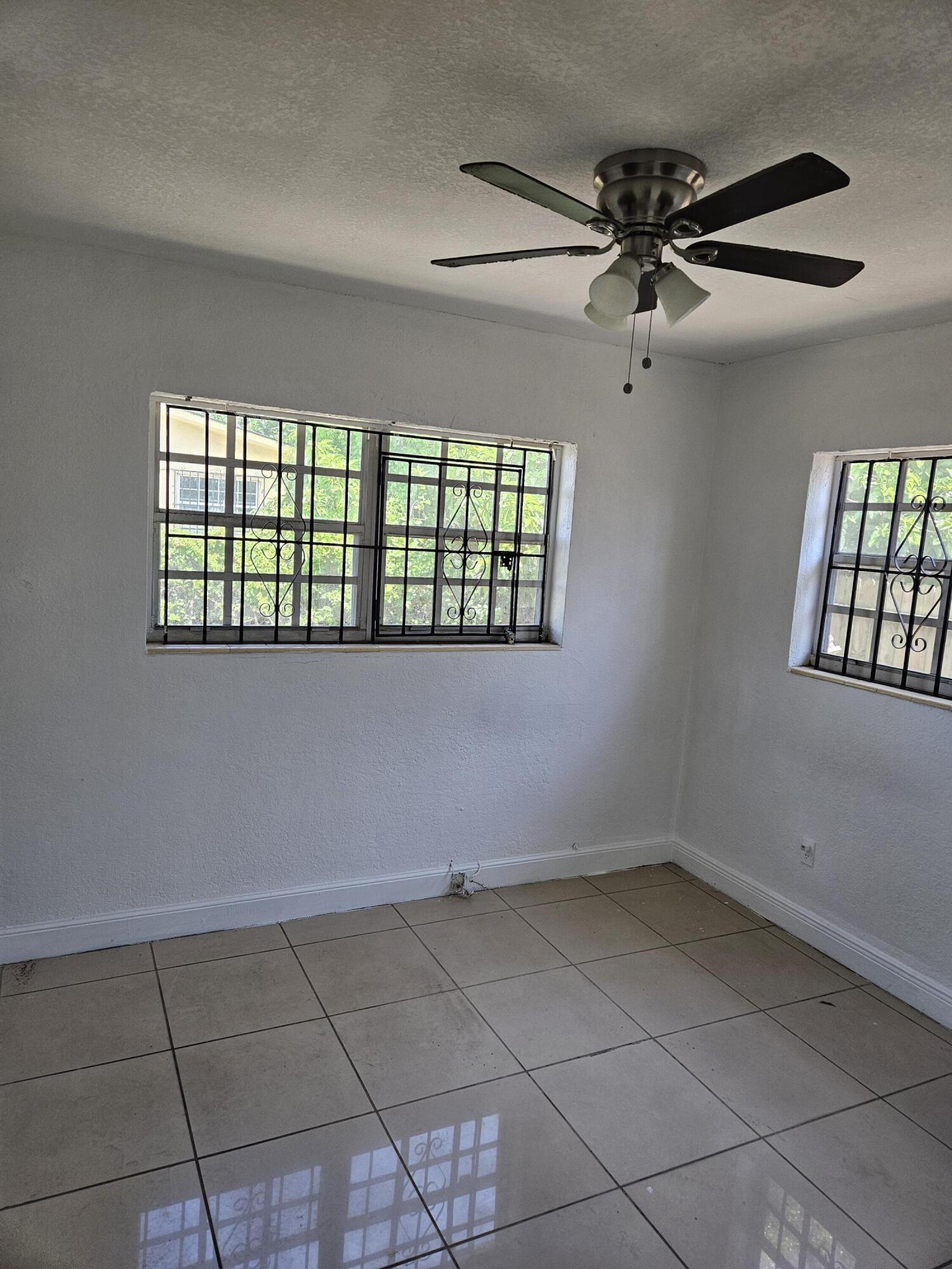 7041 Nw 6th Avenue Property Photo 2
