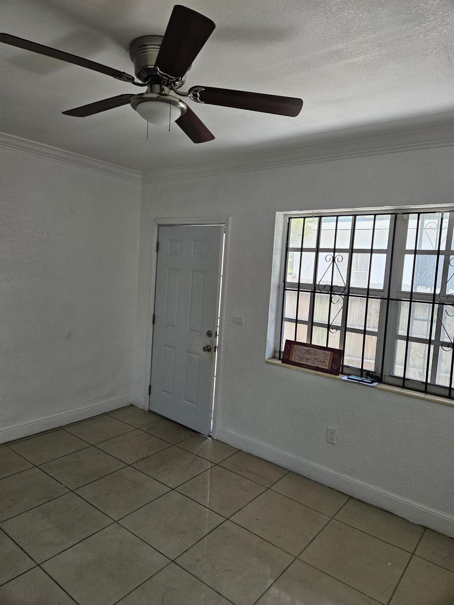 7041 Nw 6th Avenue Property Photo 3