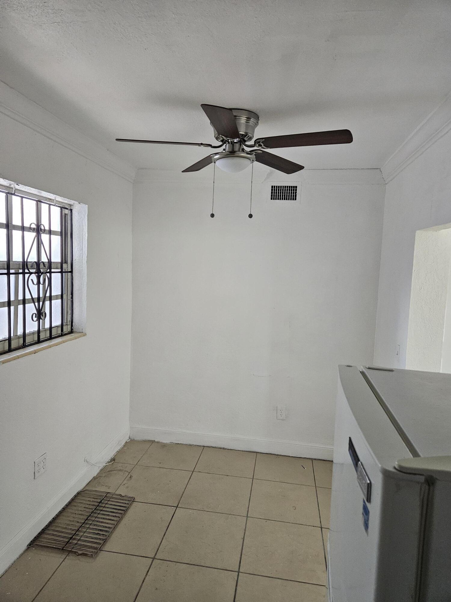 7041 Nw 6th Avenue Property Photo 6
