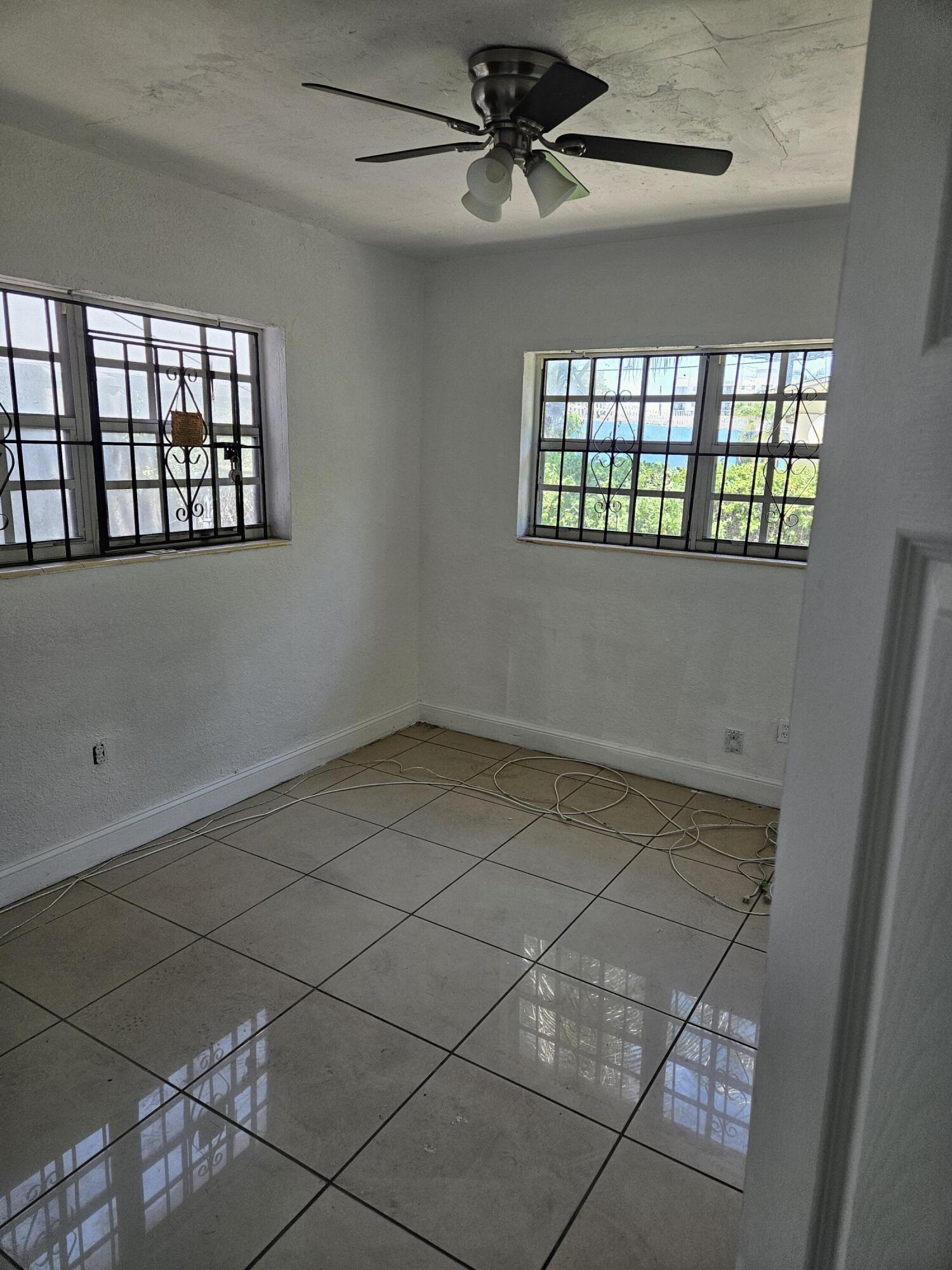 7041 Nw 6th Avenue Property Photo 7
