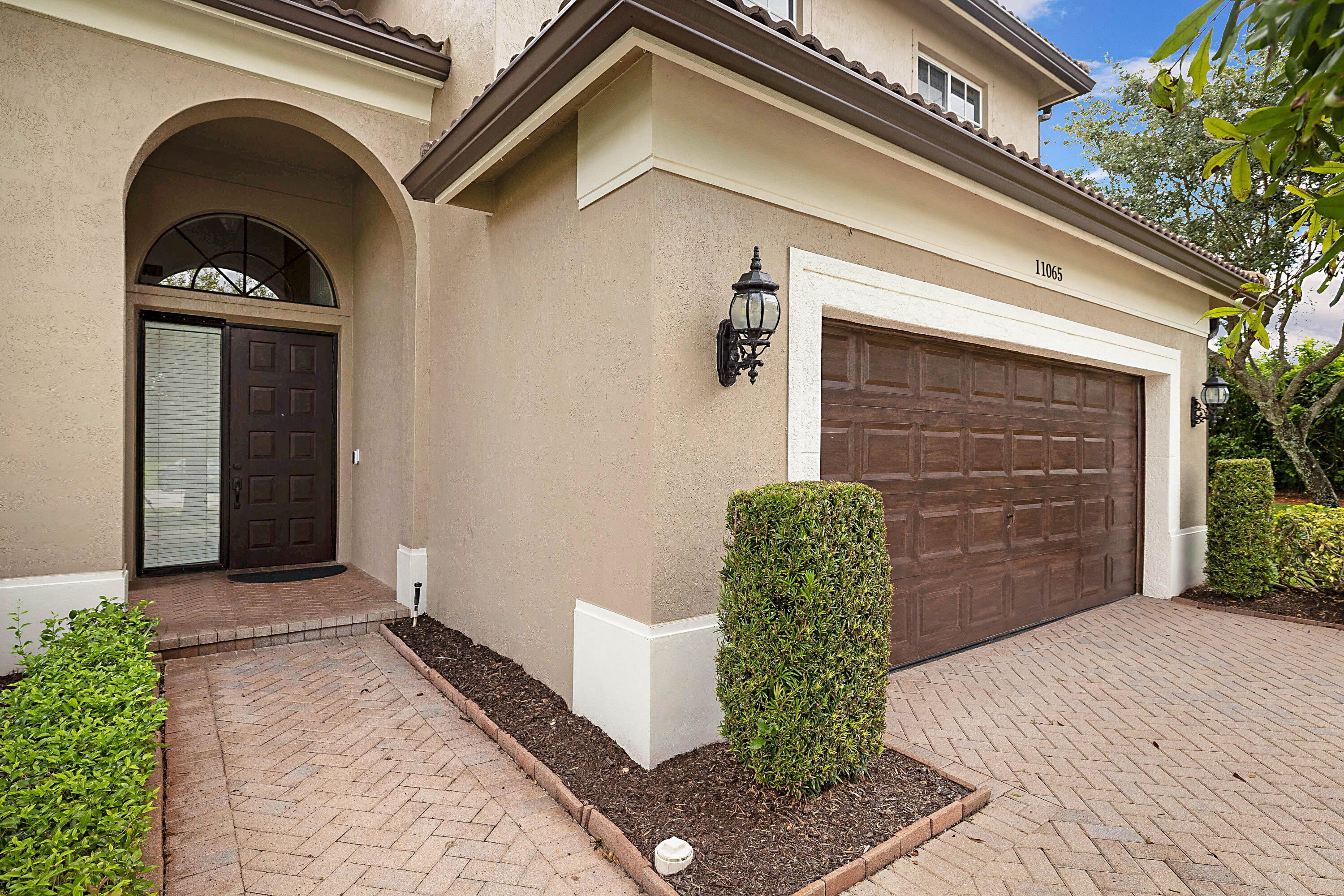 11065 Stone Creek Street Property Photo 5